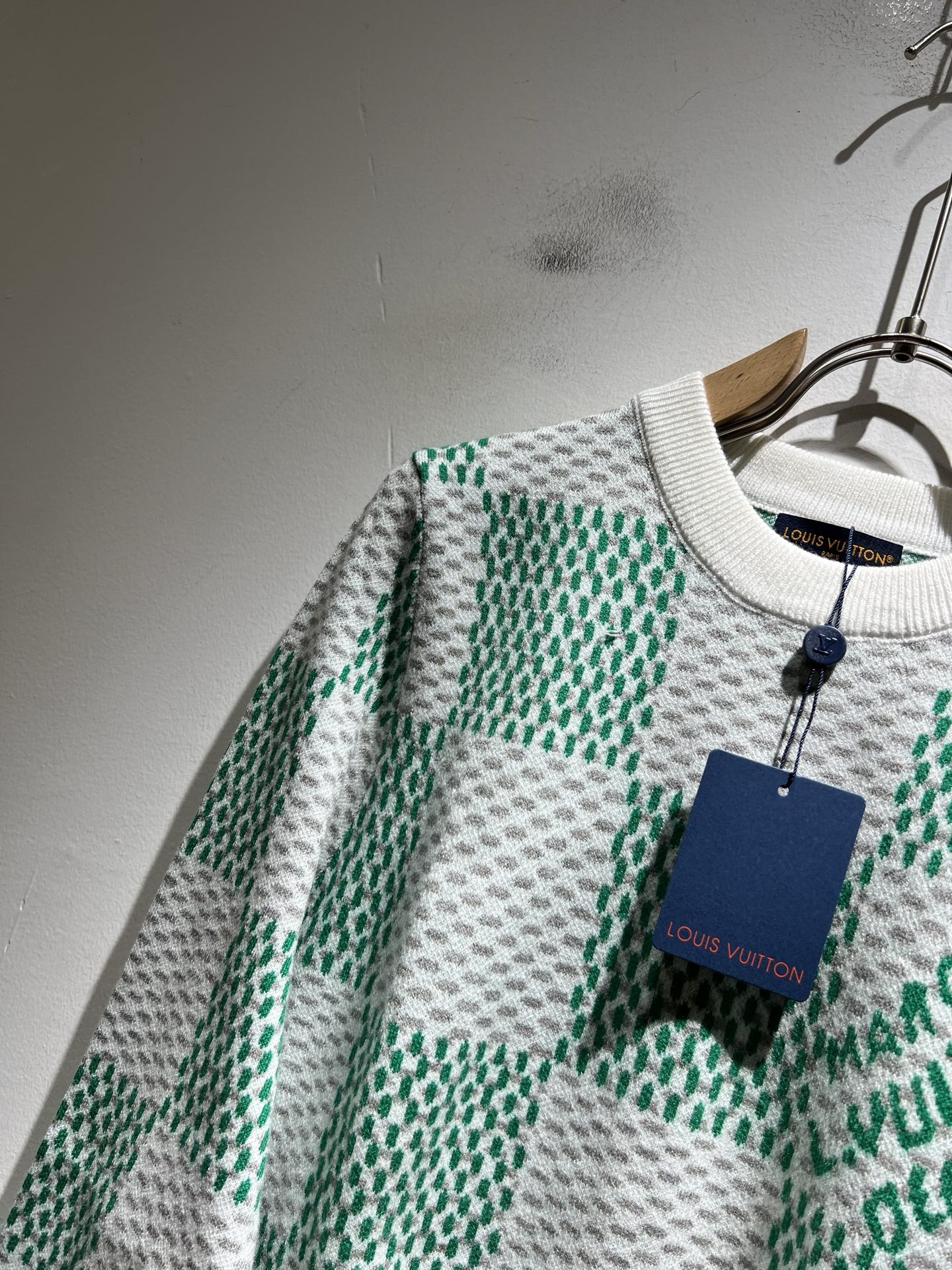 Louis Vuit*on 2025秋冬路易家族轻奢Monogram钩织针织羊毛衫！男女同款👫装饰！ 路