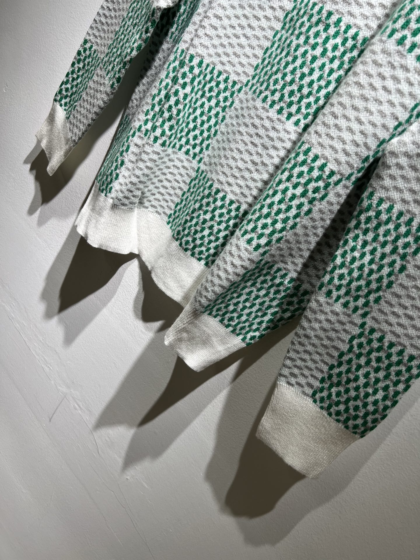 Louis Vuit*on 2025秋冬路易家族轻奢Monogram钩织针织羊毛衫！男女同款👫装饰！ 路