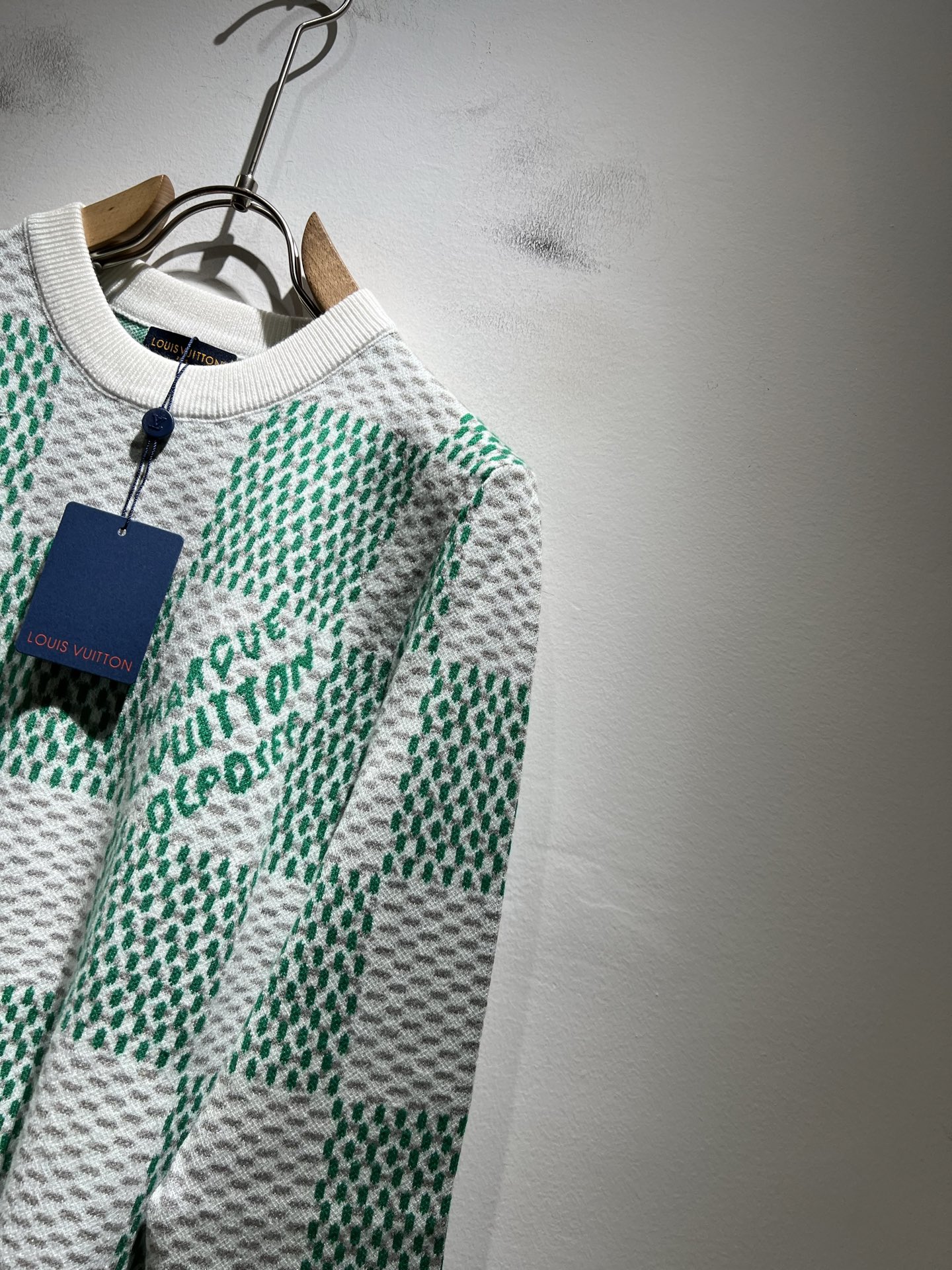 Louis Vuit*on 2025秋冬路易家族轻奢Monogram钩织针织羊毛衫！男女同款👫装饰！ 路
