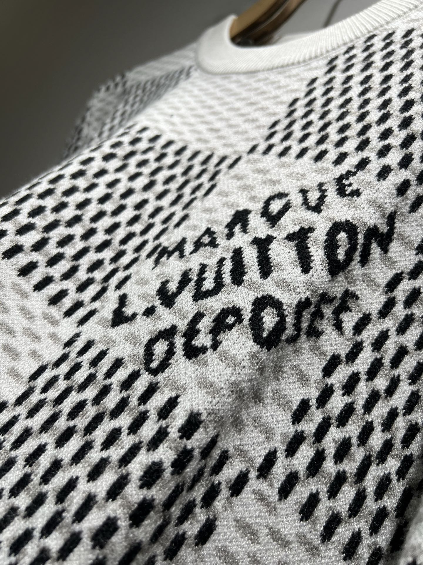 Louis Vuit*on 2025秋冬路易家族轻奢Monogram钩织针织羊毛衫！男女同款👫装饰！ 路