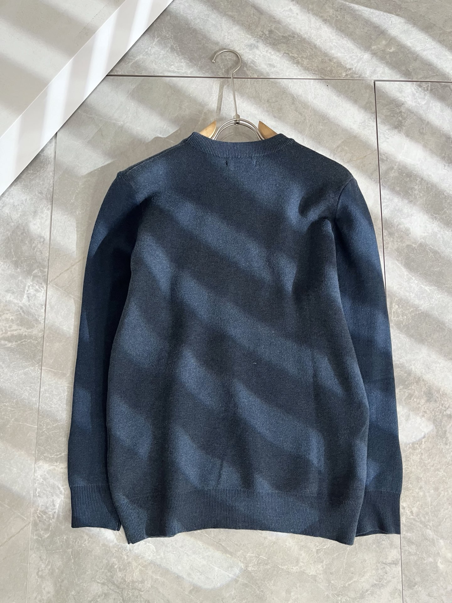 Dior*迪家 2025秋冬新款男女同款👫针织羊毛衫，专柜同步发售！定制专属羊毛🐑面料，从容百搭，档次极