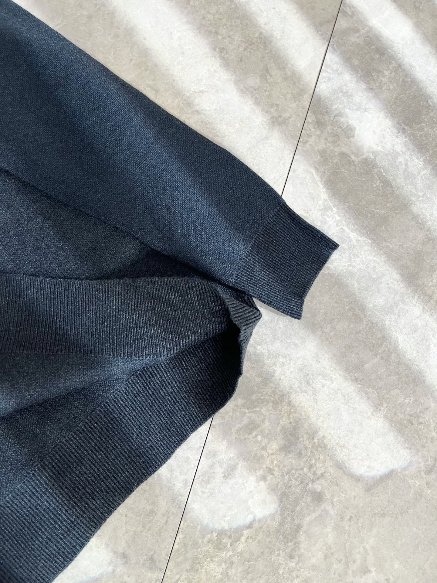 Dior*迪家 2025秋冬新款男女同款👫针织羊毛衫，专柜同步发售！定制专属羊毛🐑面料，从容百搭，档次极