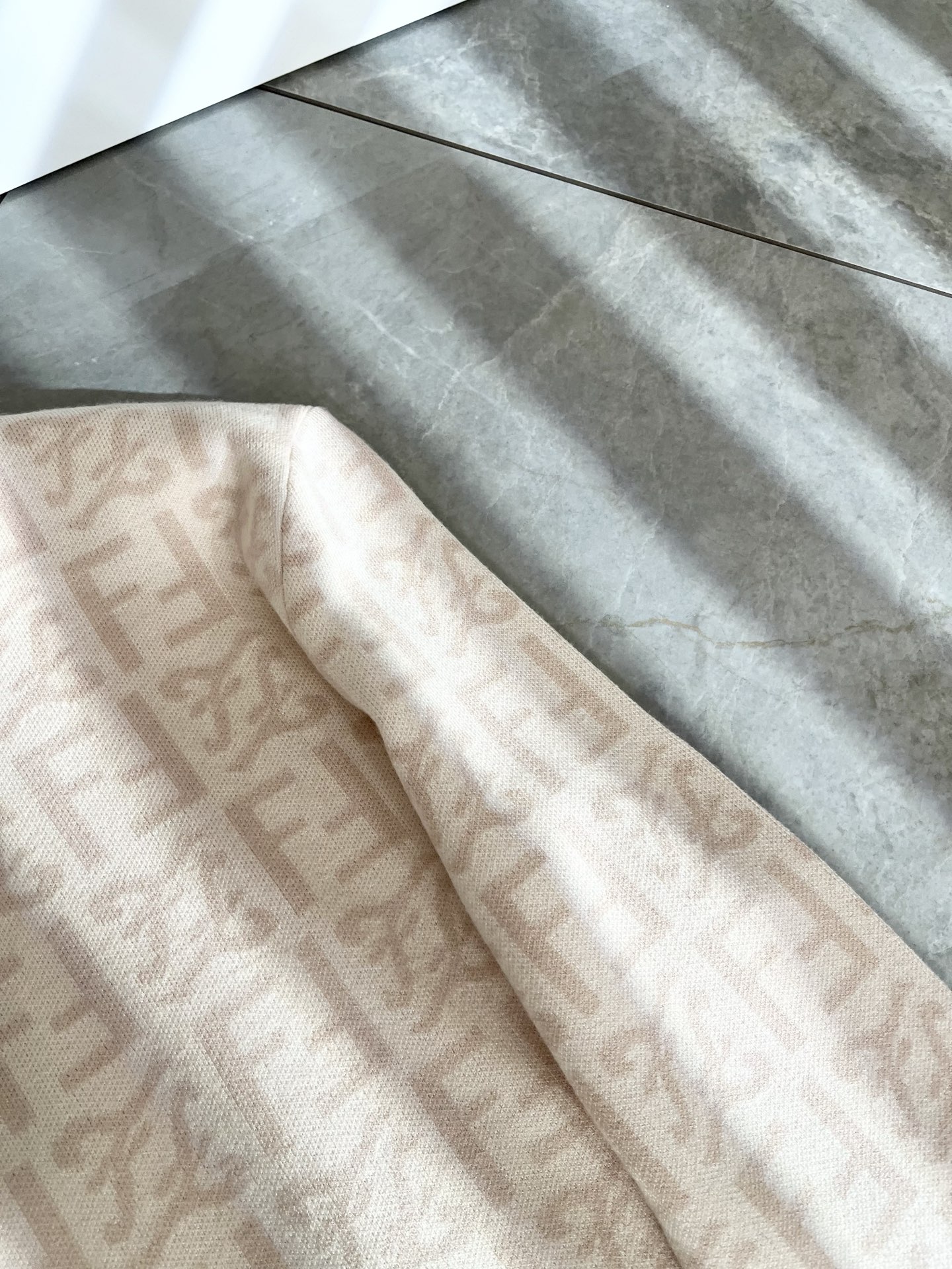 FEN*I 芬*迪 2025秋冬新款FD家族男女同款针织羊毛衫，男女同款👫百搭。意大利原厂订单，FD家族