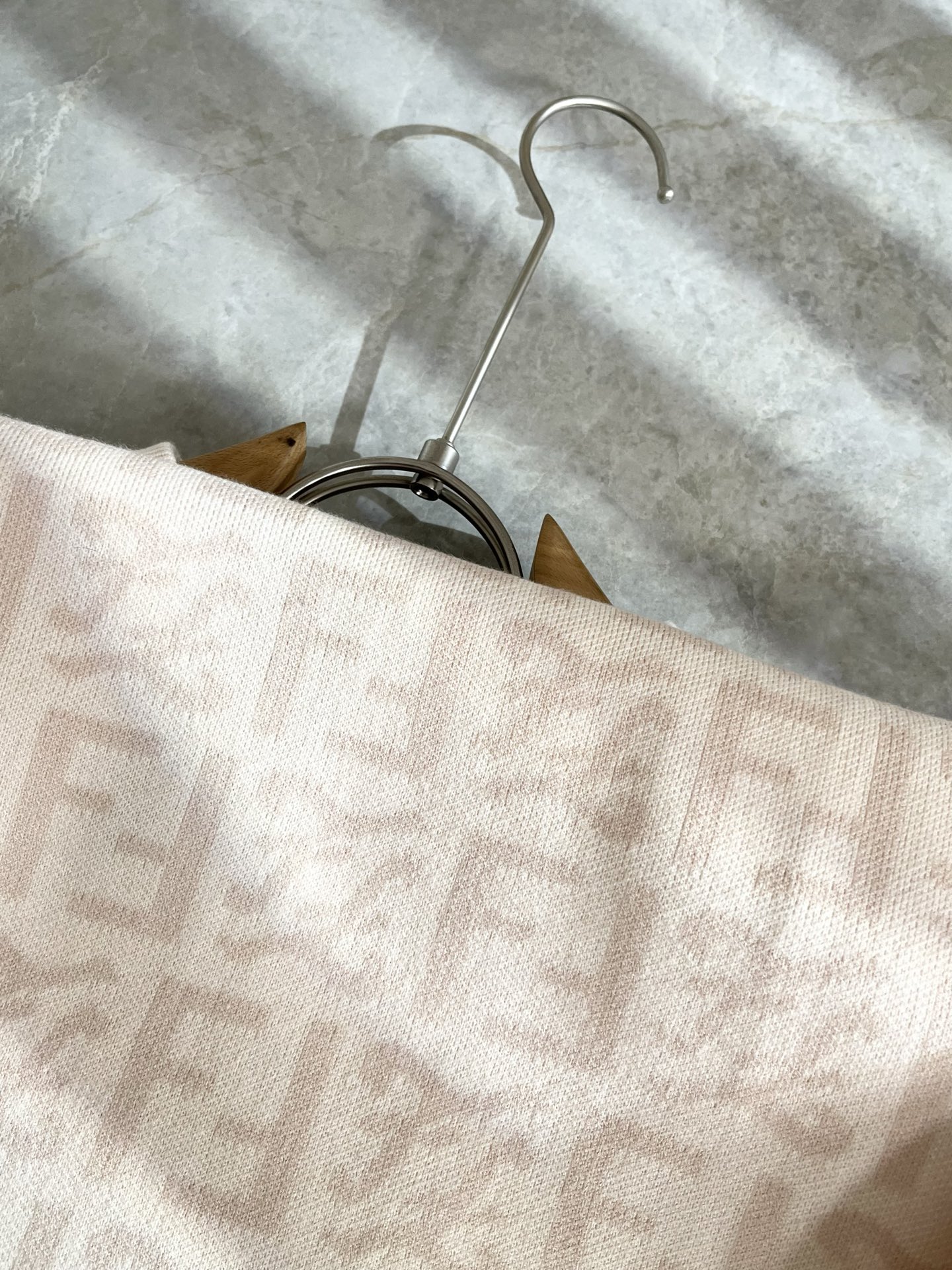 FEN*I 芬*迪 2025秋冬新款FD家族男女同款针织羊毛衫，男女同款👫百搭。意大利原厂订单，FD家族