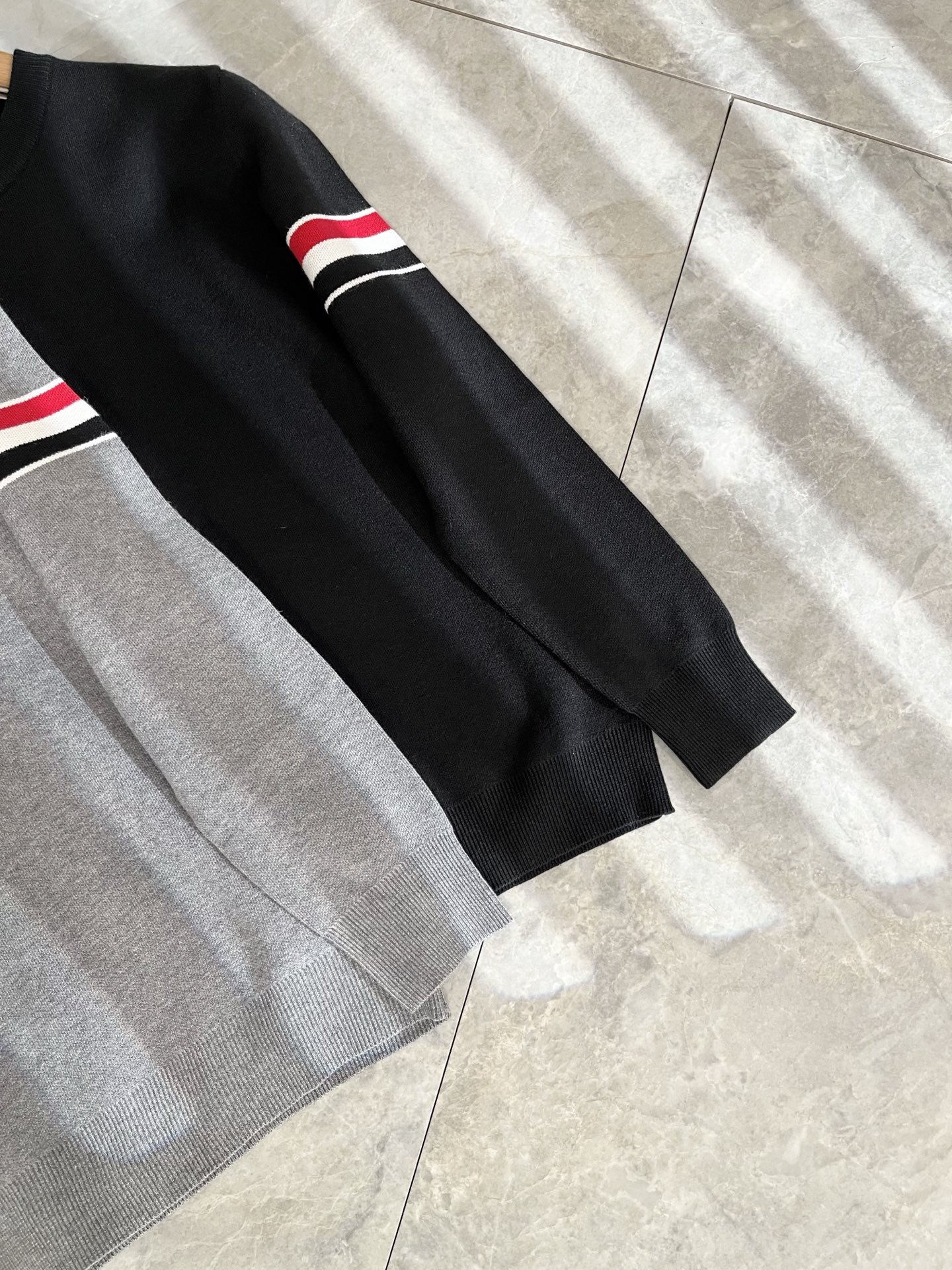 ThomBrow*e汤姆*朗2025秋冬新款男女同款👫针织羊毛衫，今年的专柜新品，男女同款👫超软羊毛面料