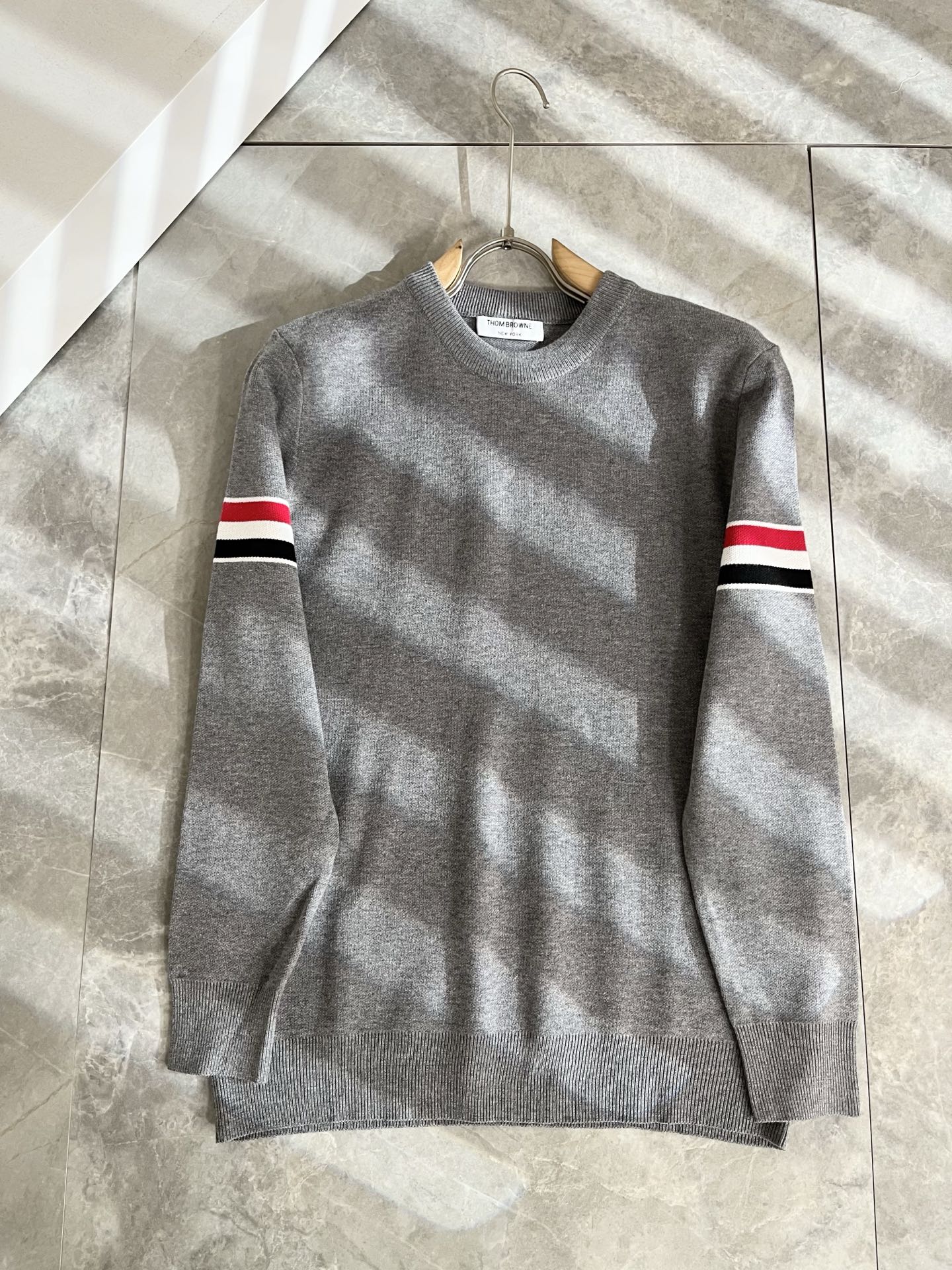 ThomBrow*e汤姆*朗2025秋冬新款男女同款👫针织羊毛衫，今年的专柜新品，男女同款👫超软羊毛面料