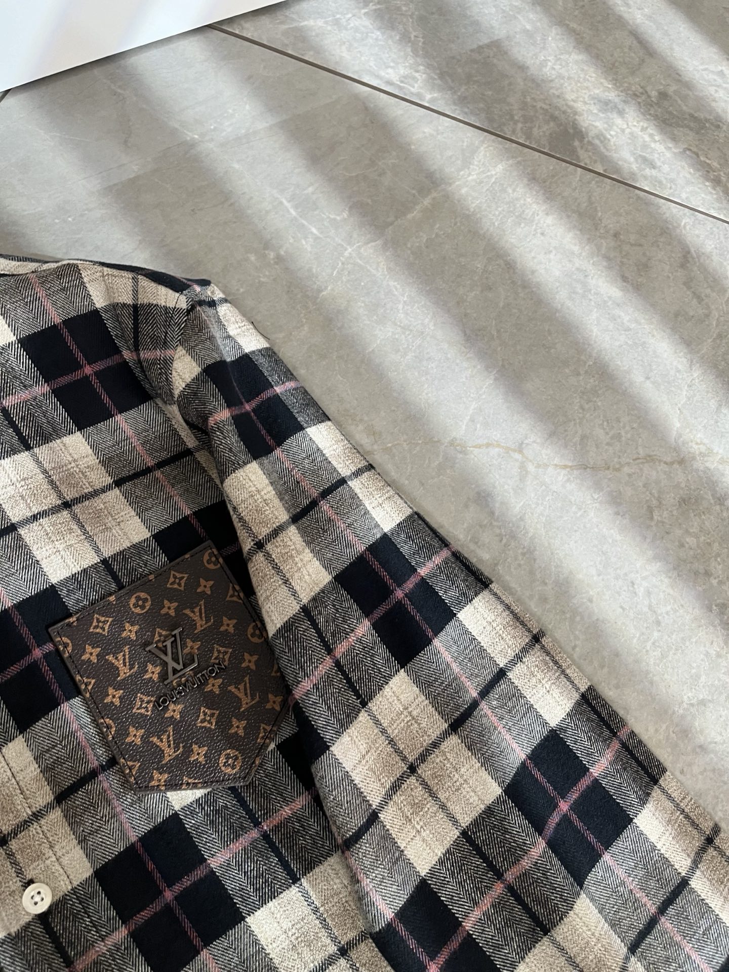 Louis Vuit*on 路易*登 2025秋冬新款轻奢男女同款👫衬衣，路易家族的新高端，细节品质永远