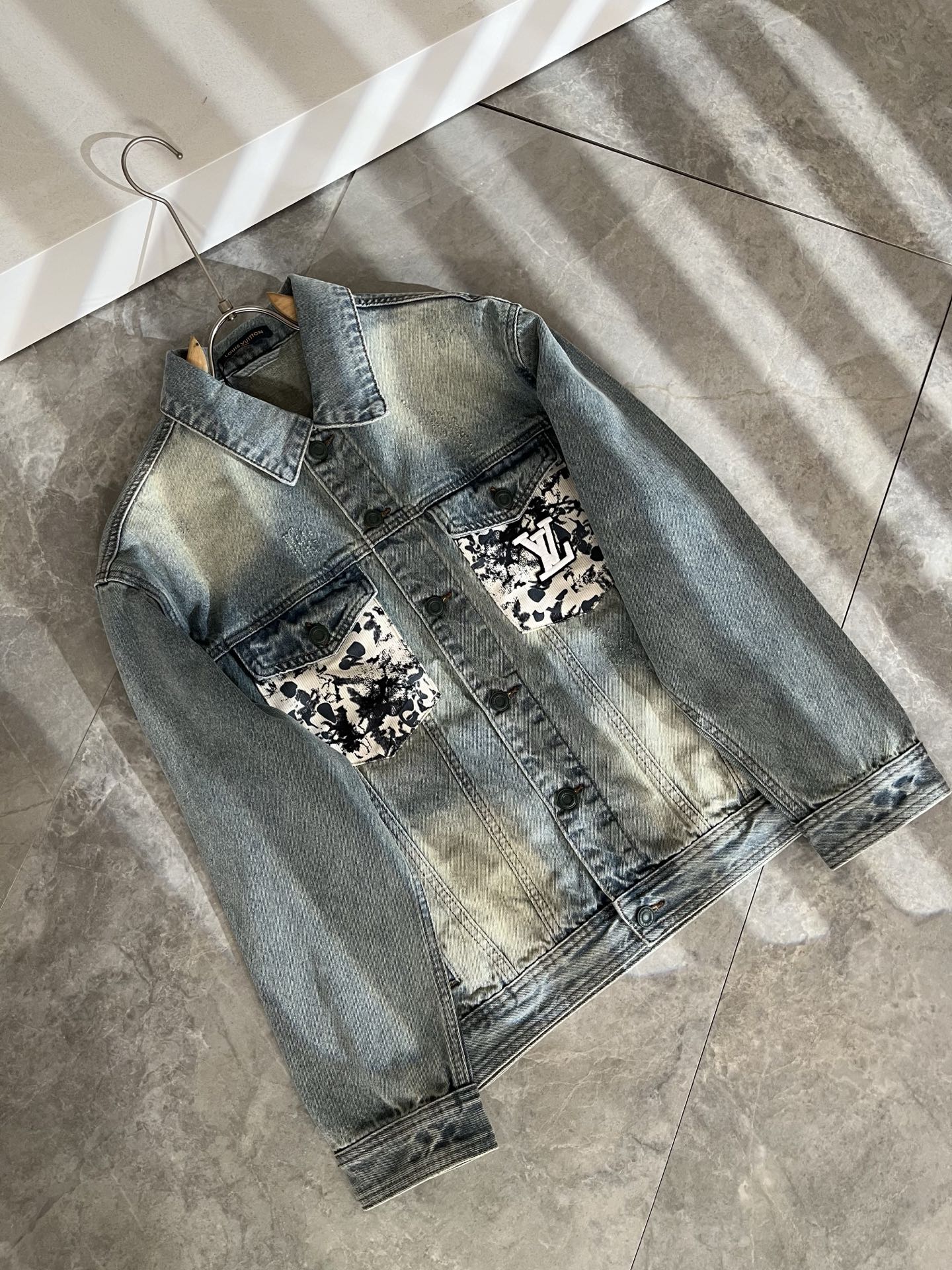 Louis Vuit*on 路易*登 2025秋冬新款轻奢男女同款👫牛仔夹克外套，路易家族的新高端，细节