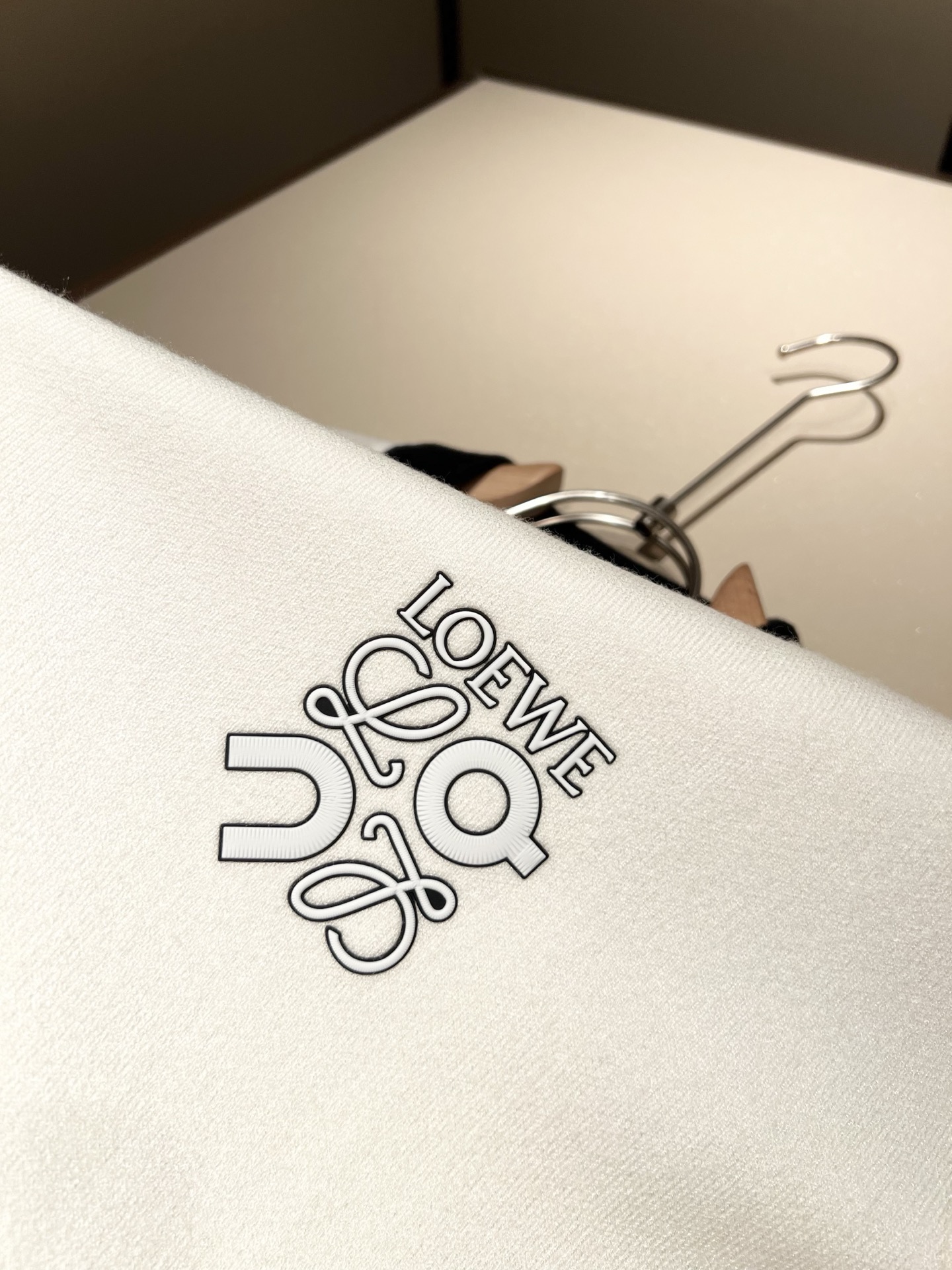 LO*WE/罗*威2025秋冬新款男女同款👫针织羊毛衫，贸易公司渠道货，2025年最新品，官柜同步售卖，