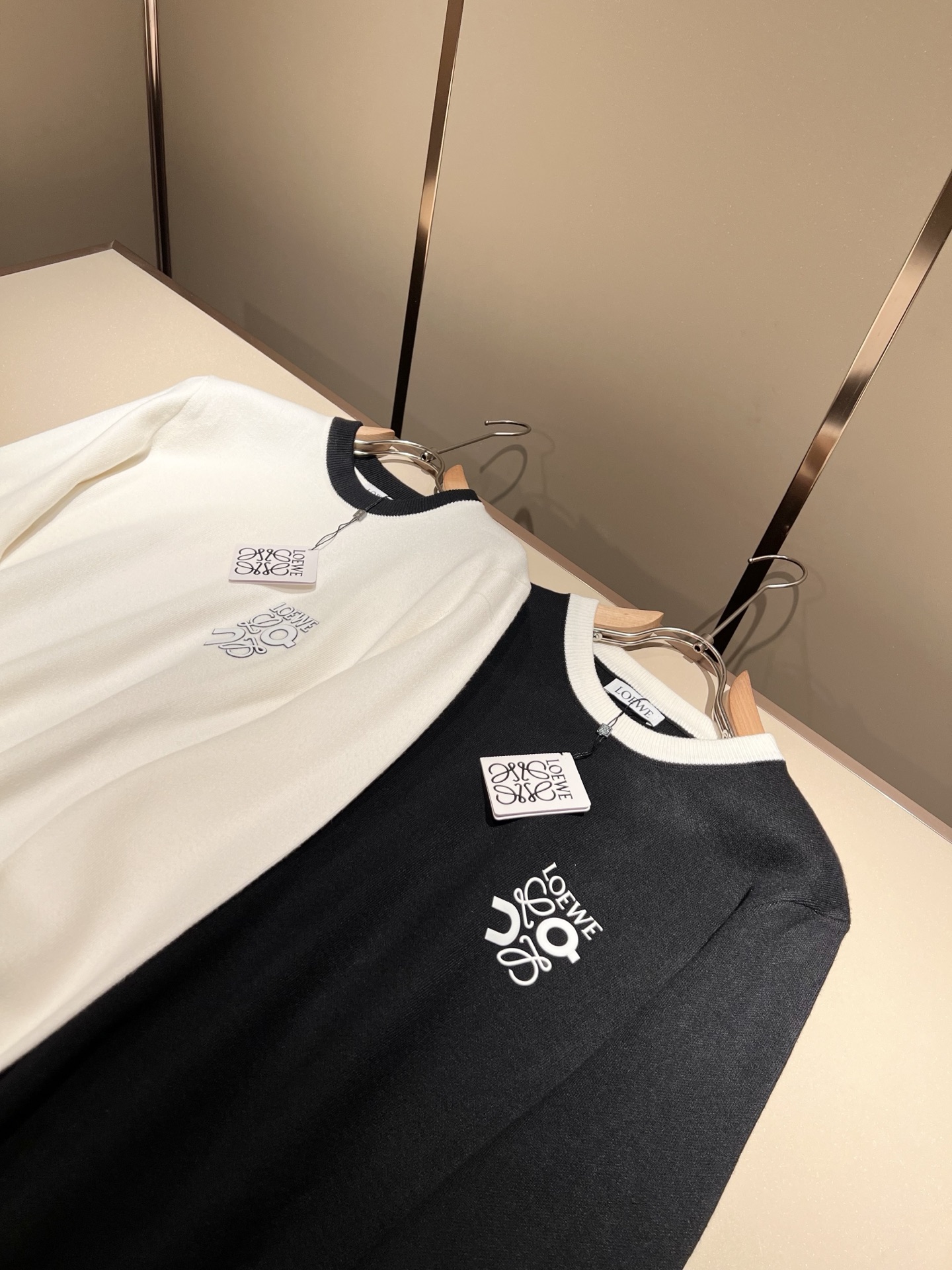 LO*WE/罗*威2025秋冬新款男女同款👫针织羊毛衫，贸易公司渠道货，2025年最新品，官柜同步售卖，