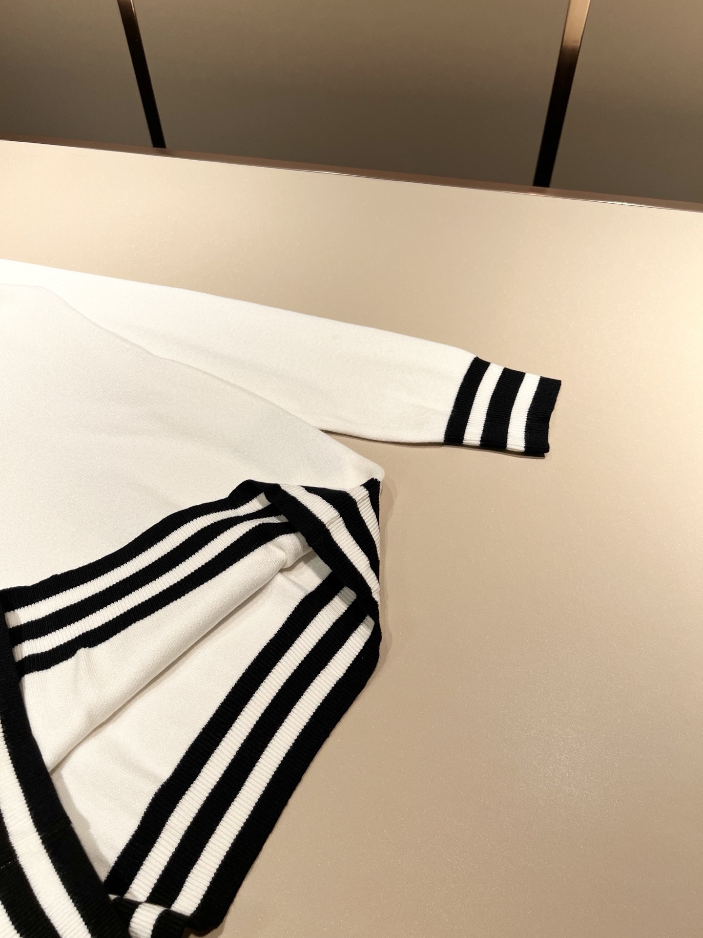 LO*WE/罗*威2025秋冬新款男女同款👫针织羊毛衫，贸易公司渠道货，2025年最新品，官柜同步售卖，