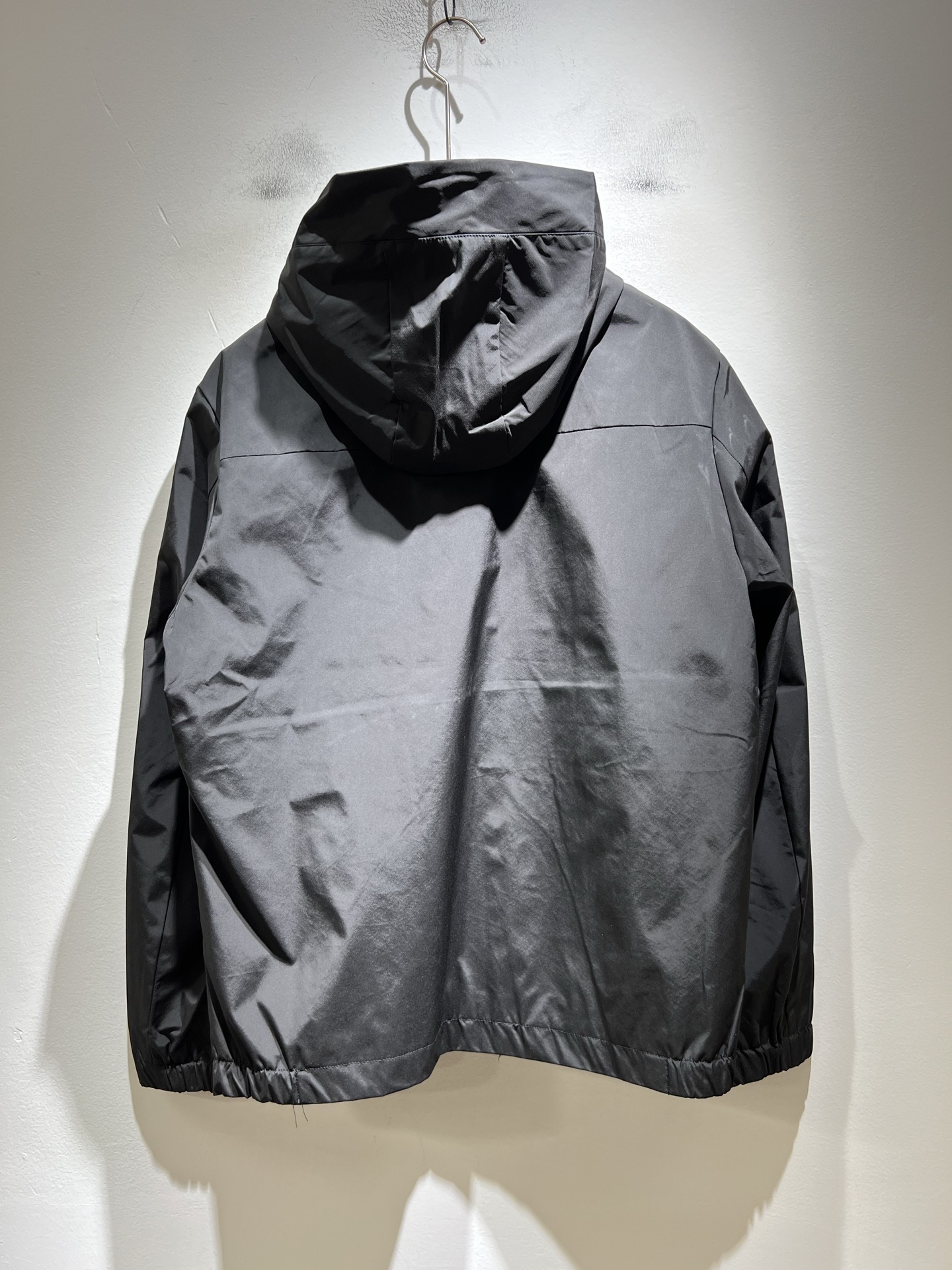 Monc*ler蒙*口2025秋冬经典夹克外套，都市时尚休闲款！面料超软面料帅酷爆款夹克外套。时尚都市百