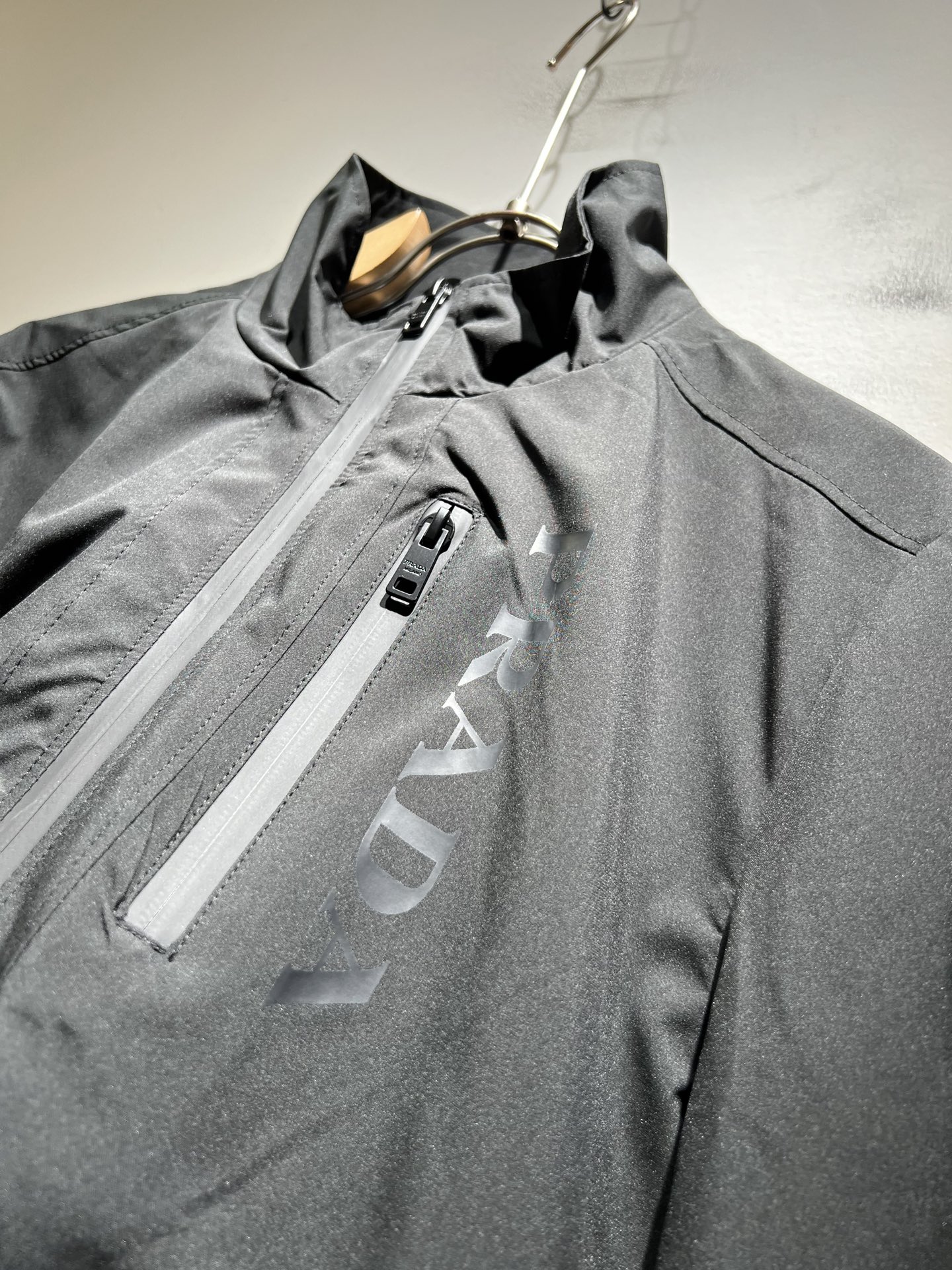 PRAD*A普*达2025秋冬休闲夹克外套，最新时尚休闲拉链夹克，时尚夹克外套!贸易公司渠道稀出，同步官