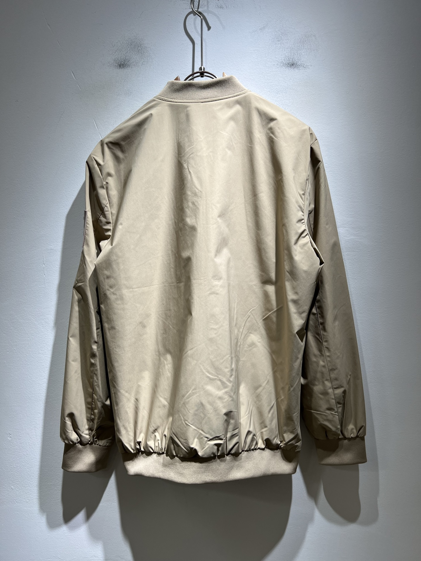 BURBER*Y巴*莉2025秋冬新品夹克外套重磅来袭，最近比较火热的环保聚酯纤维面料制作而成，高端户外