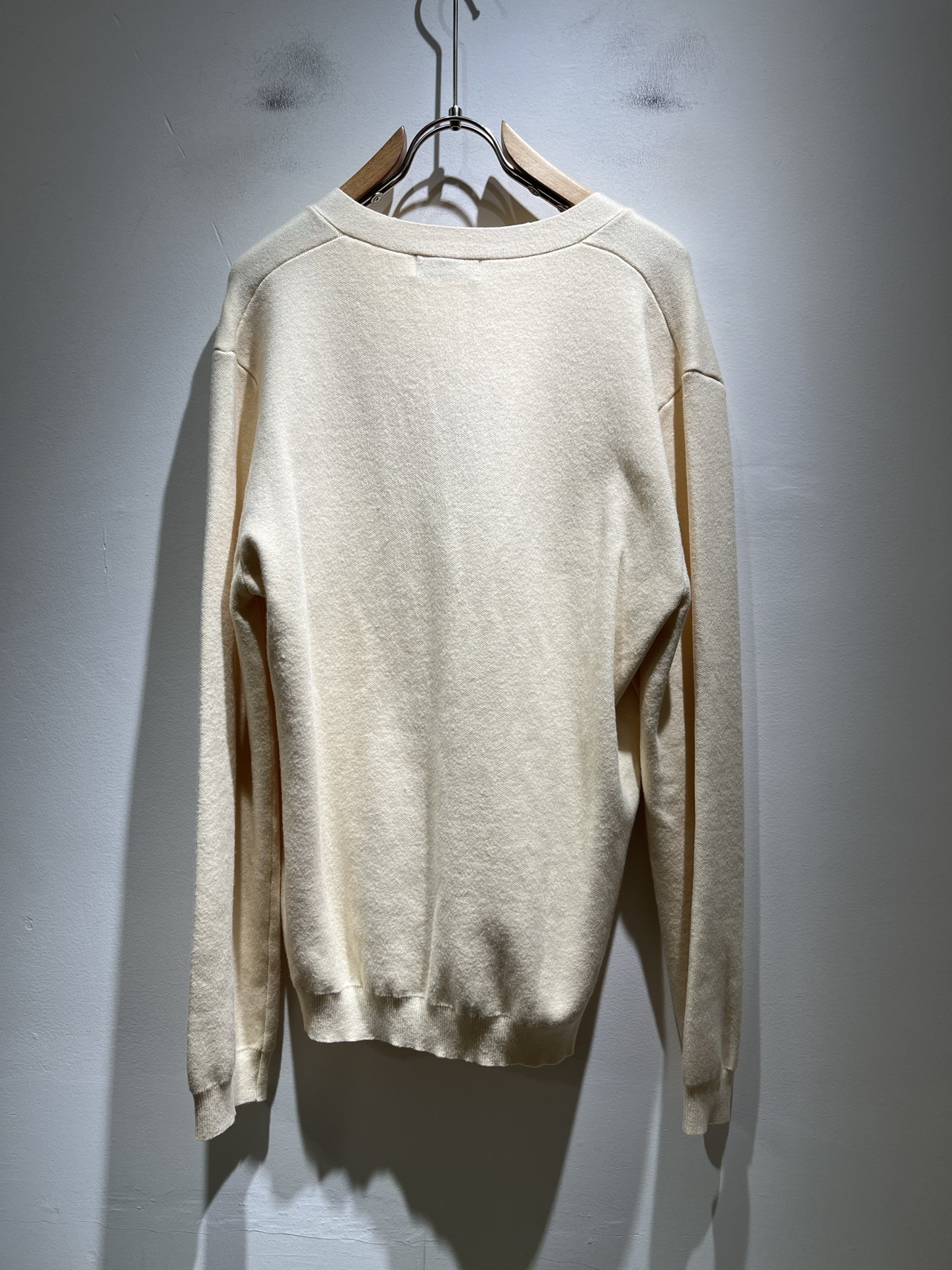 Bur*erry 巴*莉 2025秋冬新款长袖针织羊毛开衫，品牌经典设计元素！既不单调也不复杂,恰到好处