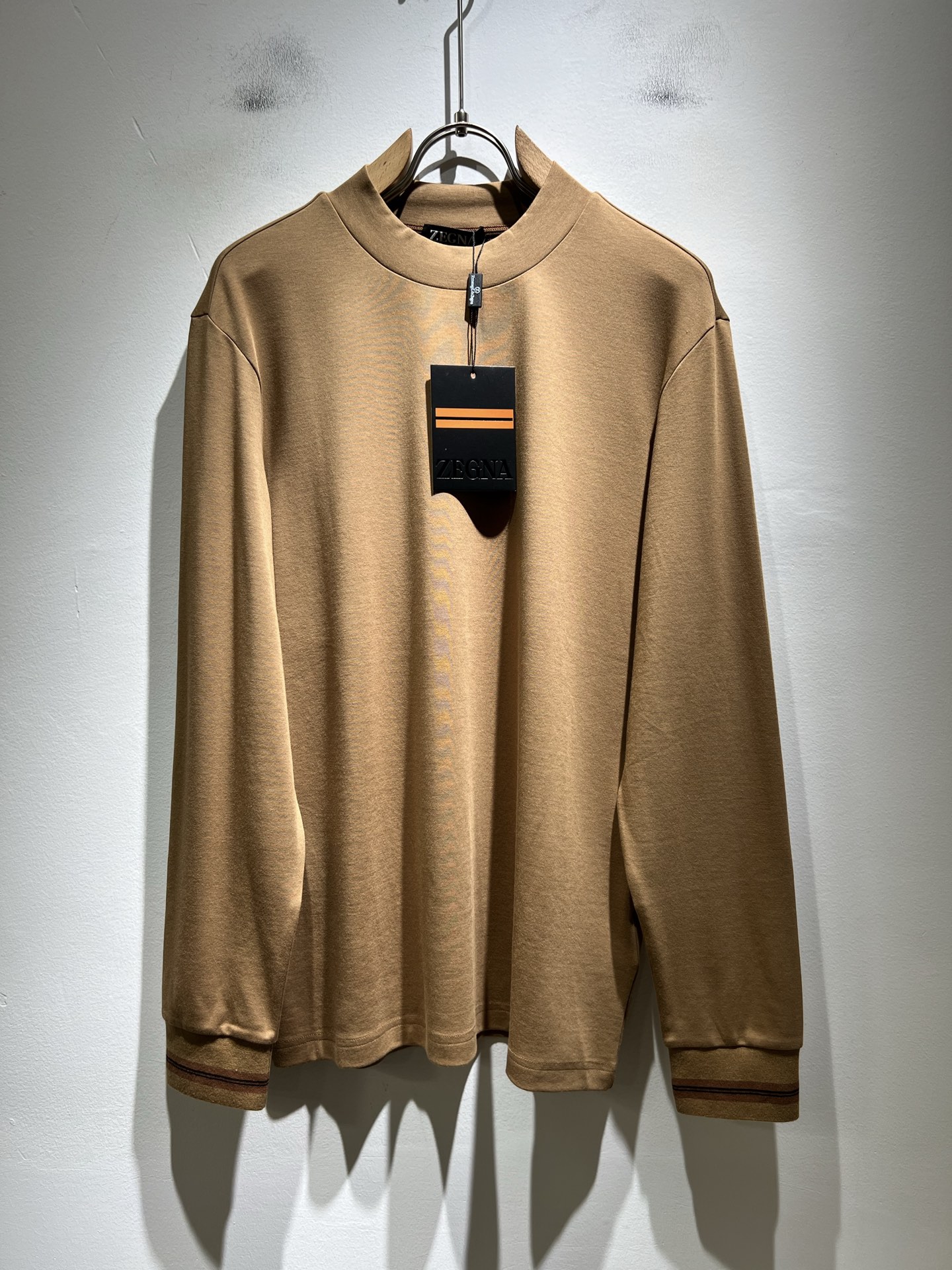 NO:549576,Ermenegildo Zeg*aJia 2025 autumn and winter new products for men's casual long-sleeved base shirt, foreign trade company order!  It is one of the classic exclusive fabrics of Zenia!  Customized original cotton fabric!  The texture is warm, the touch is soft and delicate, but the shape is straight and stylish!  Details, extreme luxury... Perfect interpretation of high-quality quality. Size M-3XL, zegna, alexander wang19860909Ermenegildo Zeg*a杰*亚 2025秋冬新品男士休闲长袖打底衫,外贸公司订单！是杰尼亚经典的专有织物之一！ 定制原版纯棉面料！质地保暖,触感又柔软细腻、但型态又笔挺有型！ 细节、奢华极致… 完美演绎高品质品相.尺码M-3XL,,zegna,alexander wang,Men's clothing