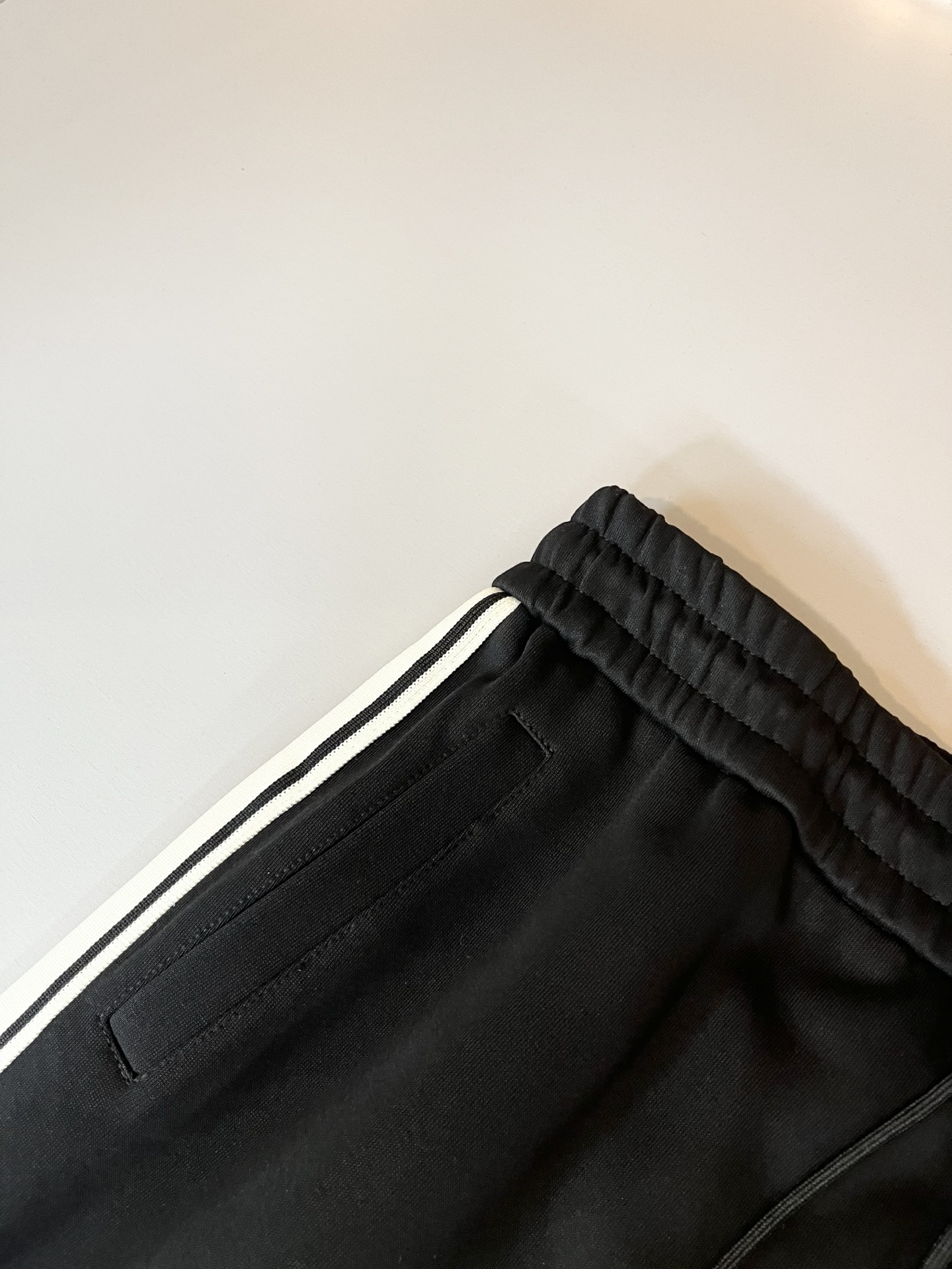 Moncl*r蒙*口 2025秋冬新款男士休闲套装！今年的专柜新品，男士超软面料帅酷爆款 时尚都市百搭款