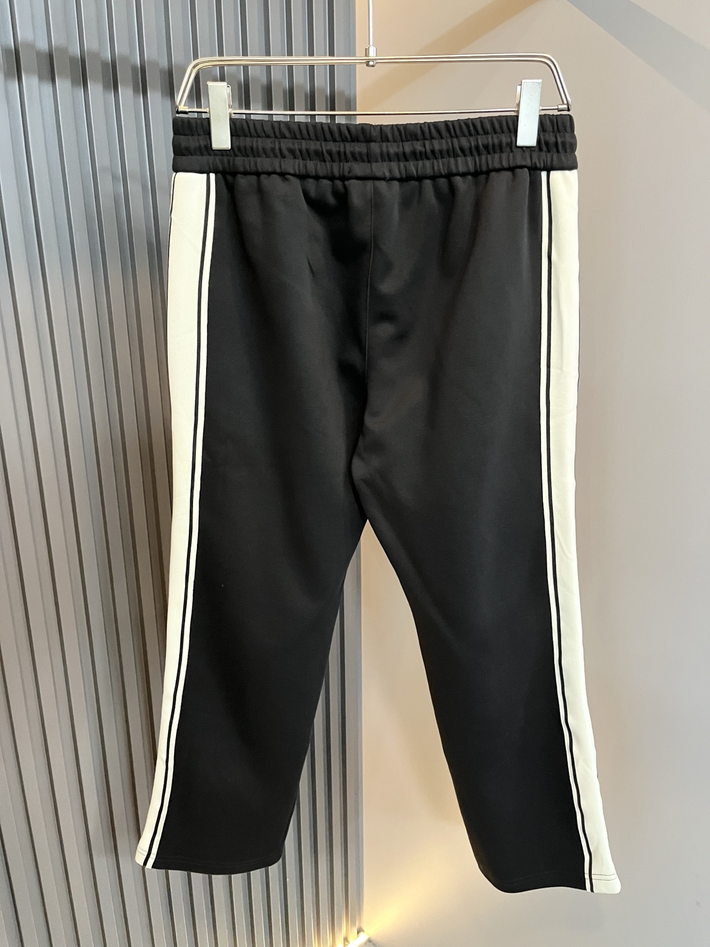 Moncl*r蒙*口 2025秋冬新款男士休闲套装！今年的专柜新品，男士超软面料帅酷爆款 时尚都市百搭款