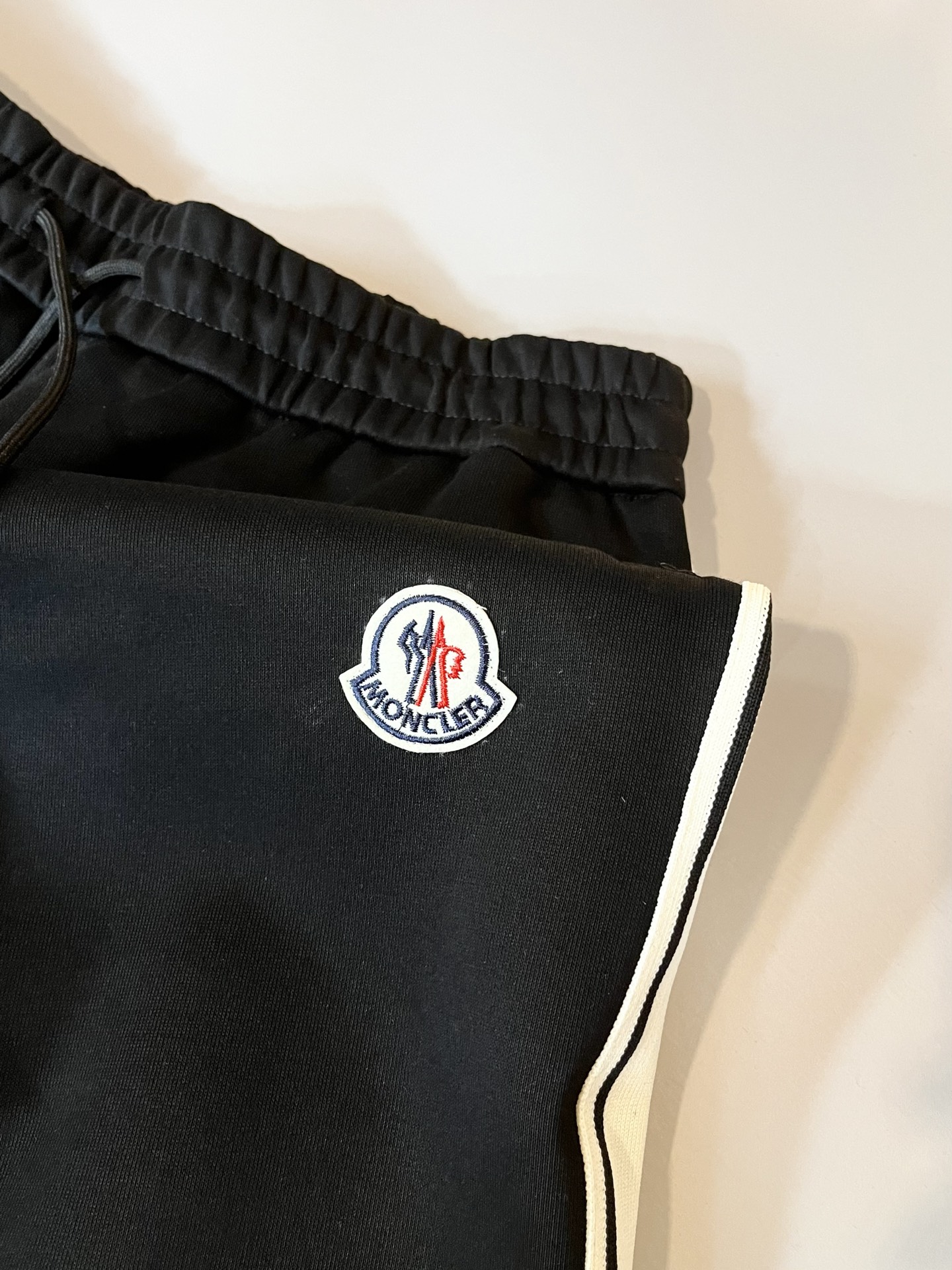 Moncl*r蒙*口 2025秋冬新款男士休闲套装！今年的专柜新品，男士超软面料帅酷爆款 时尚都市百搭款