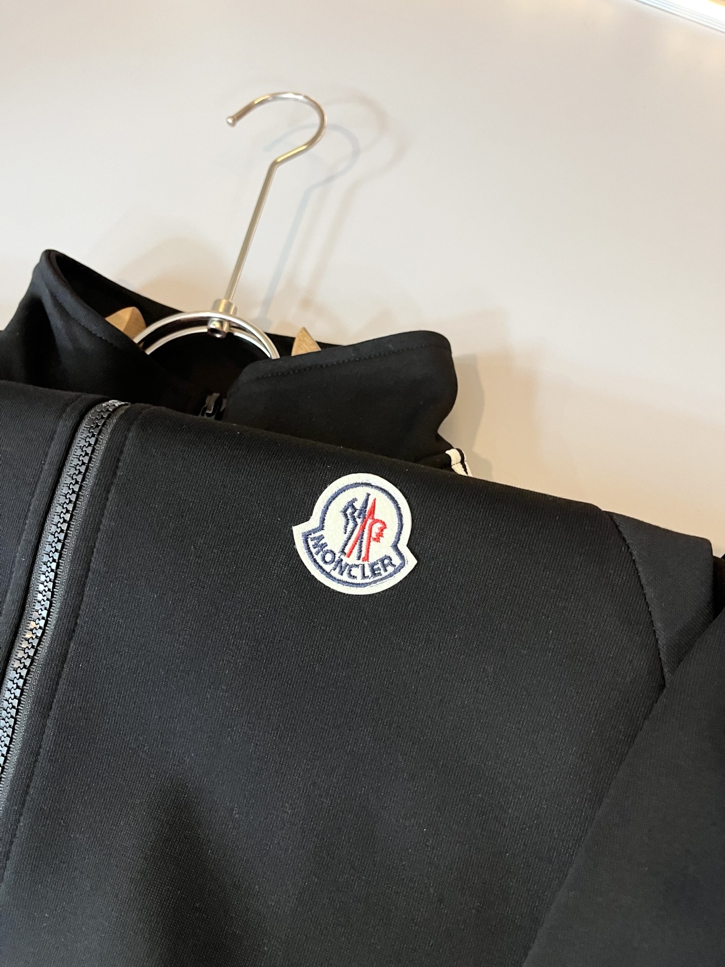 Moncl*r蒙*口 2025秋冬新款男士休闲套装！今年的专柜新品，男士超软面料帅酷爆款 时尚都市百搭款