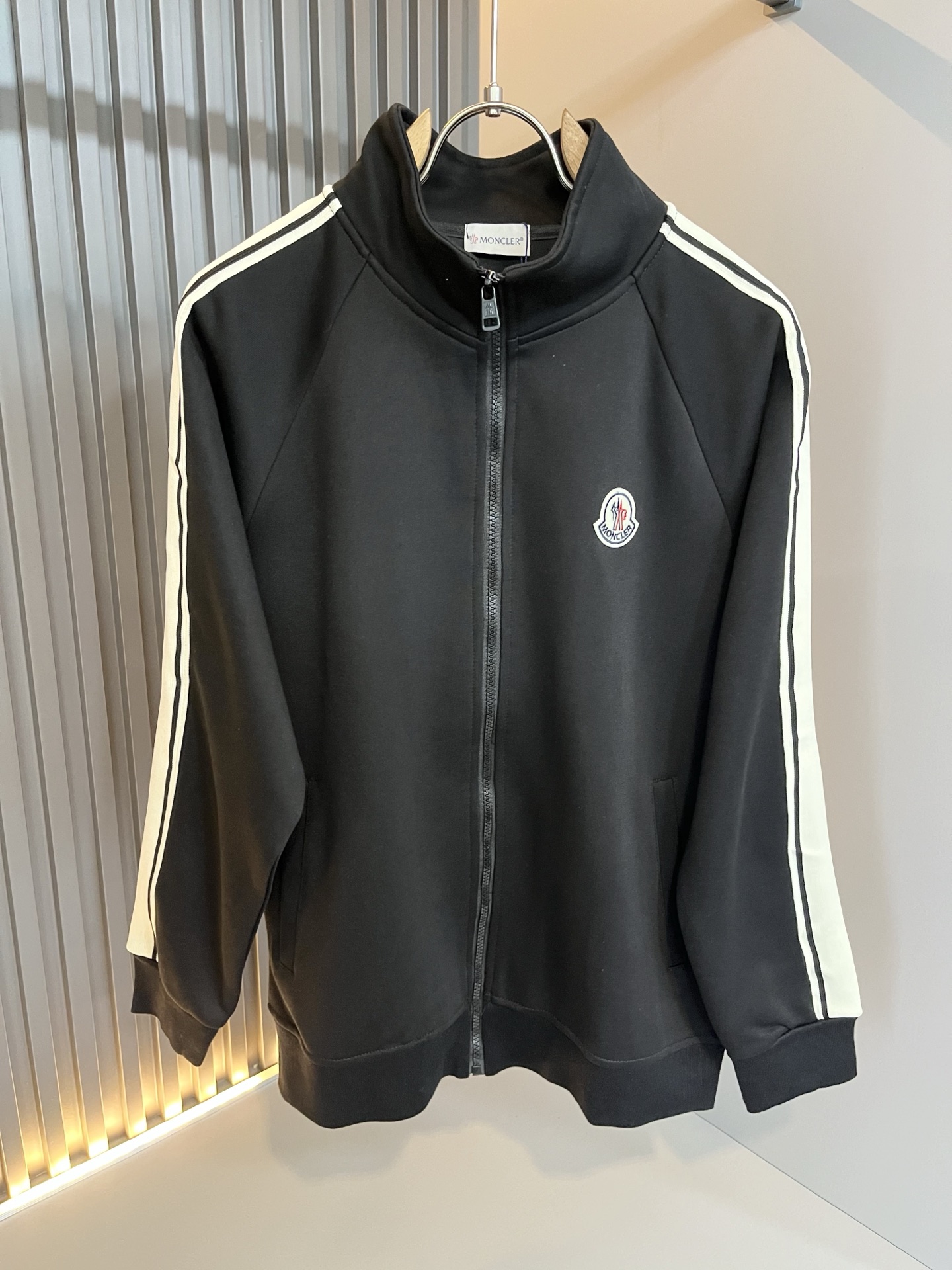 Moncl*r蒙*口 2025秋冬新款男士休闲套装！今年的专柜新品，男士超软面料帅酷爆款 时尚都市百搭款