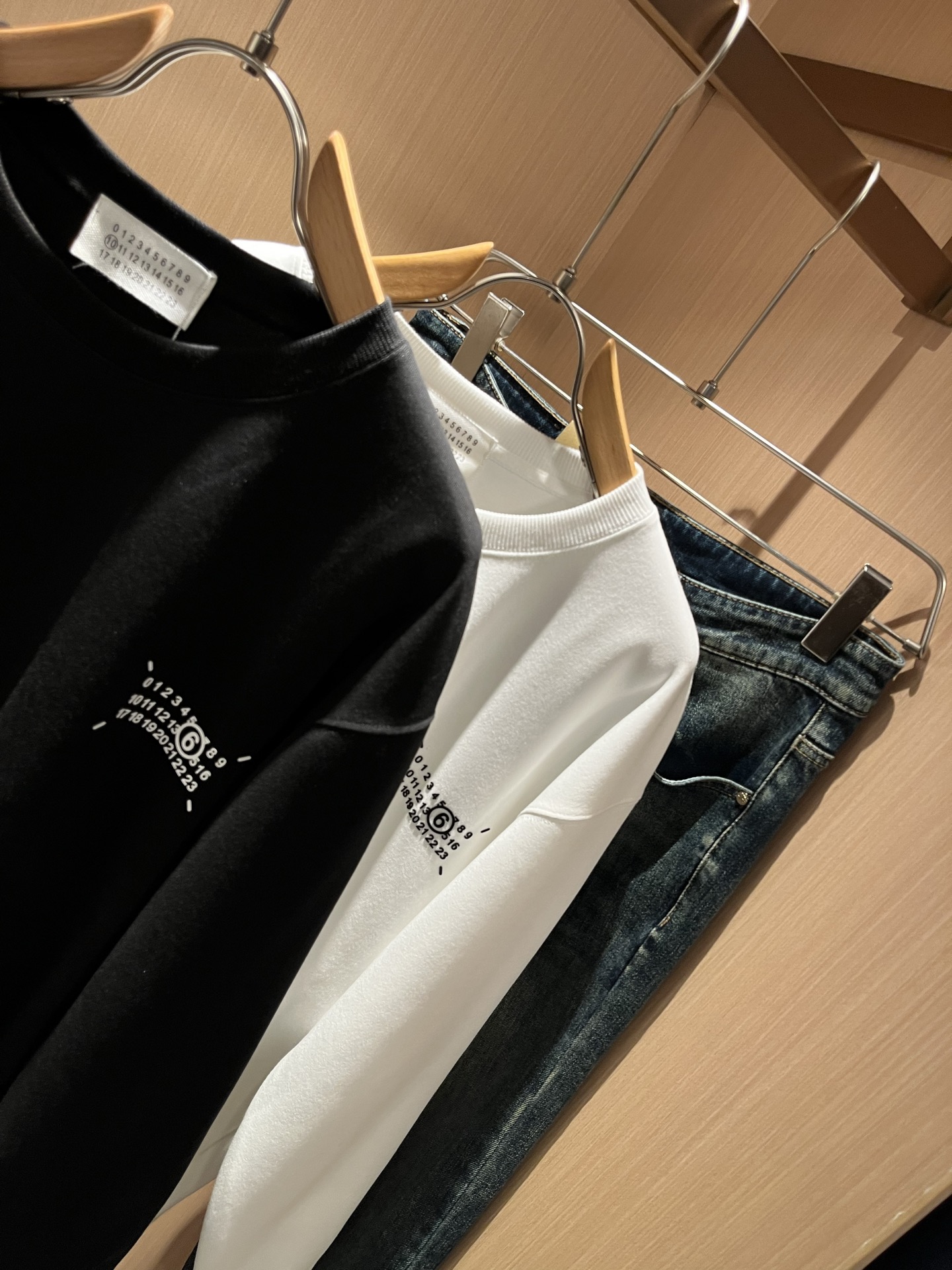 马吉拉 maison margiel 2025秋冬新款男女同款👫休闲卫衣，专柜同步发售！定制专属面料，胸