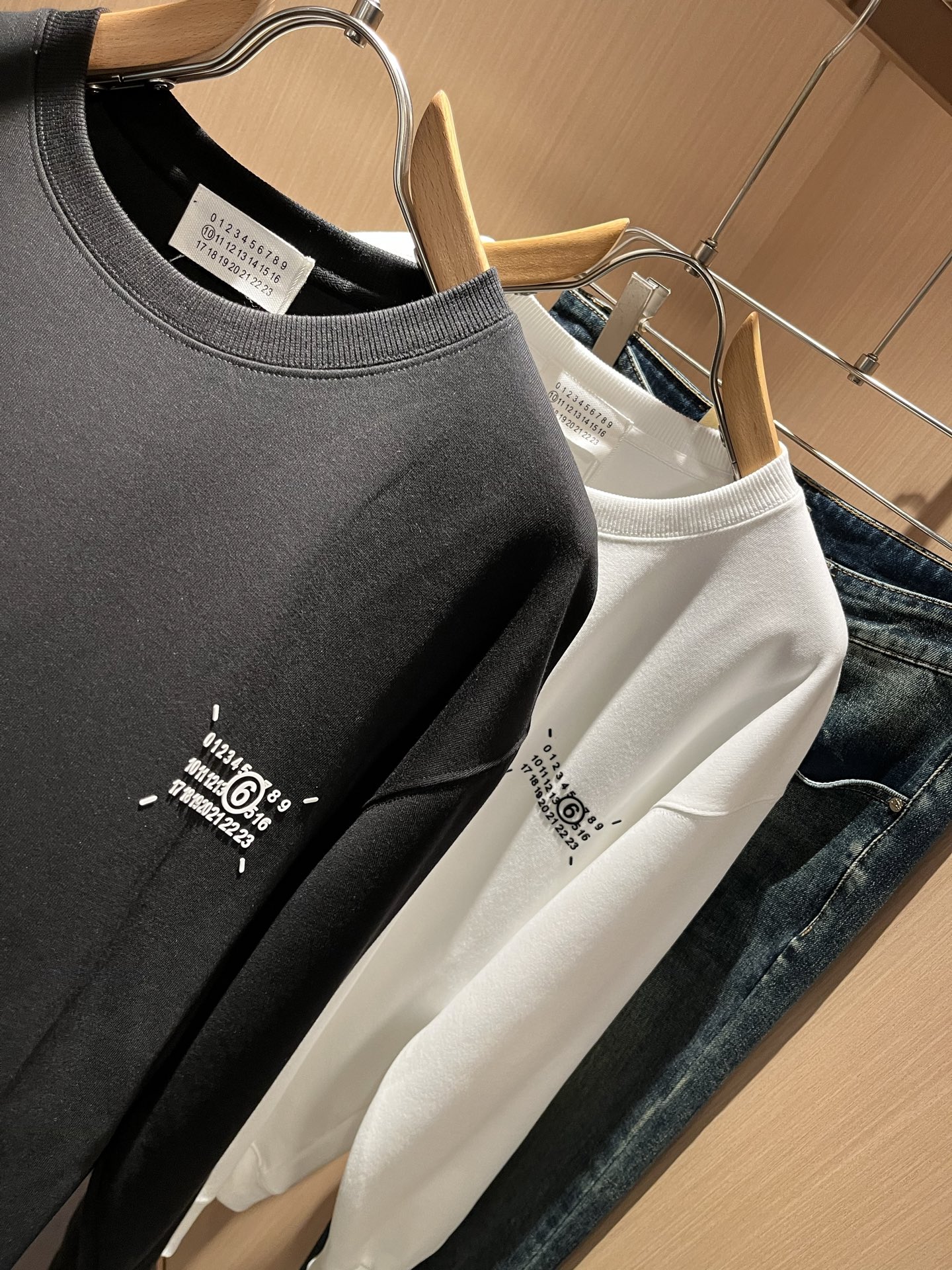 马吉拉 maison margiel 2025秋冬新款男女同款👫休闲卫衣，专柜同步发售！定制专属面料，胸