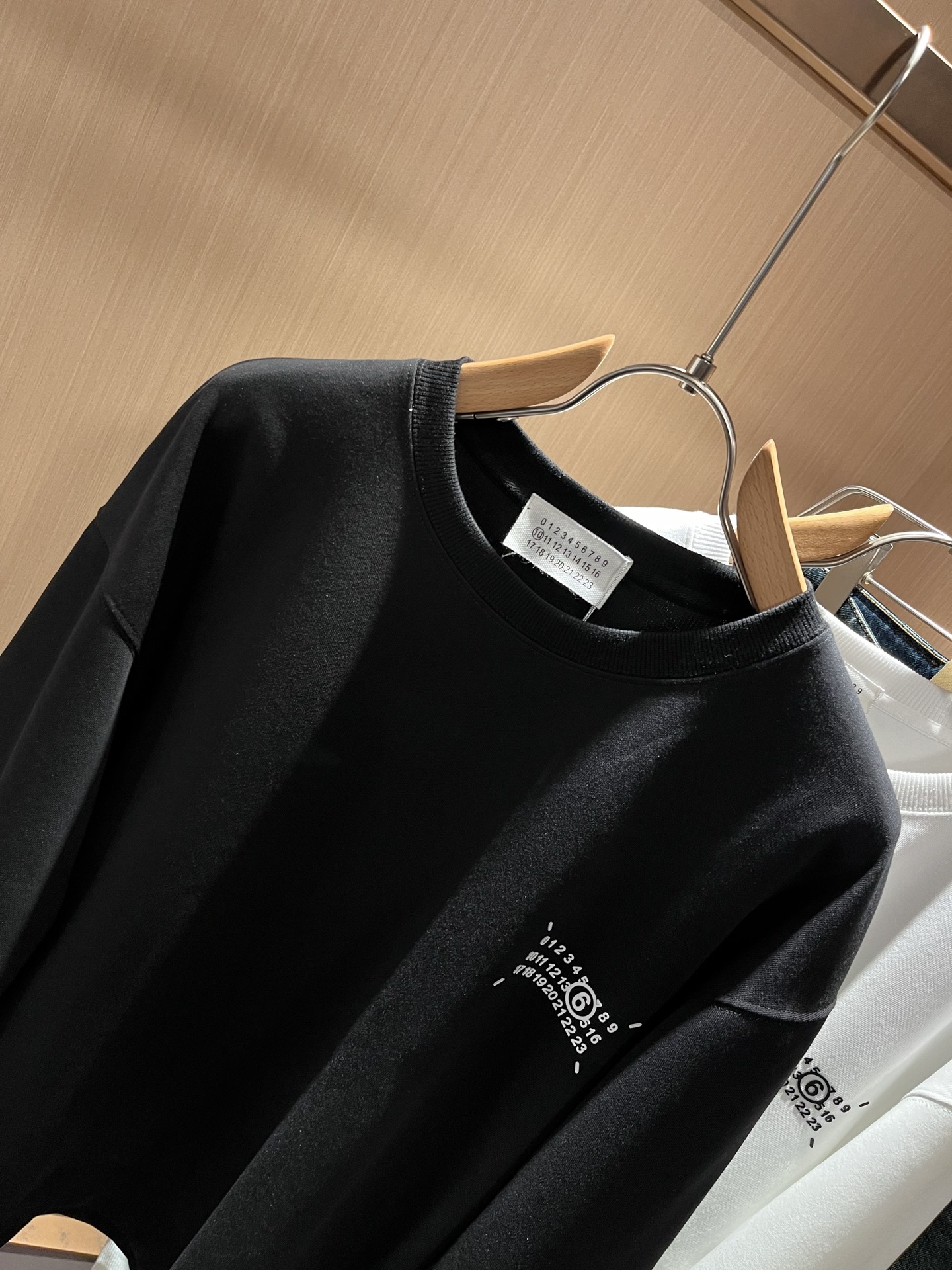 马吉拉 maison margiel 2025秋冬新款男女同款👫休闲卫衣，专柜同步发售！定制专属面料，胸