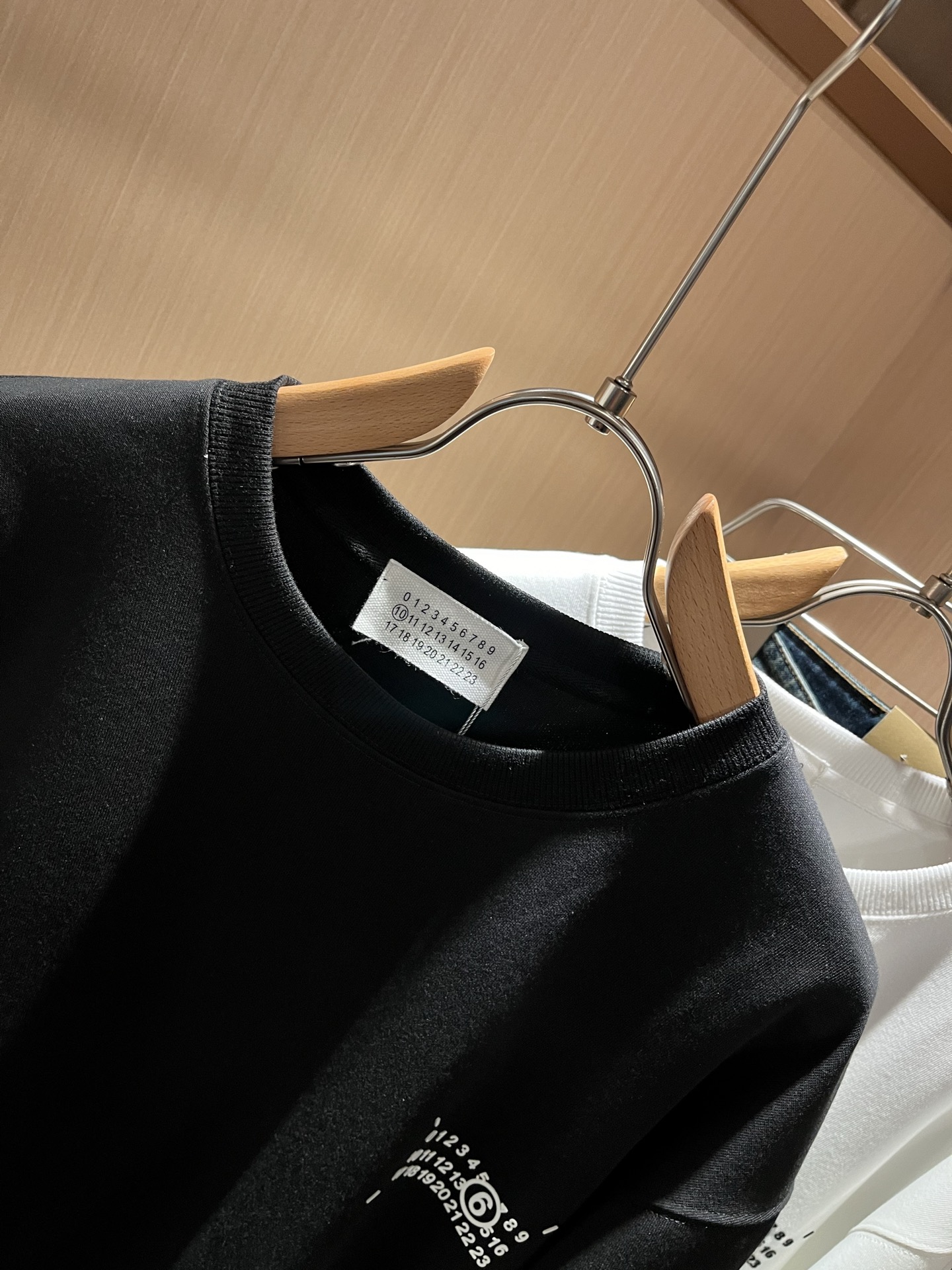 马吉拉 maison margiel 2025秋冬新款男女同款👫休闲卫衣，专柜同步发售！定制专属面料，胸