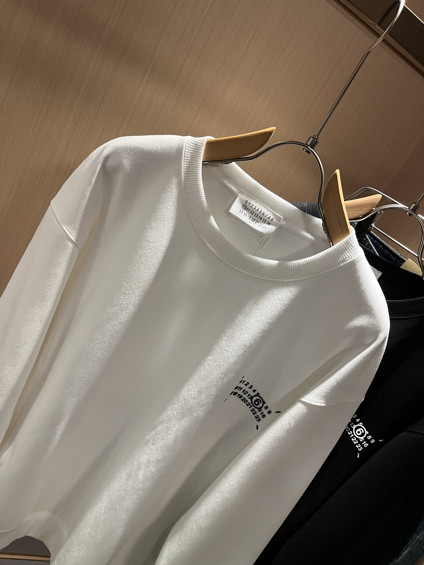 马吉拉 maison margiel 2025秋冬新款男女同款👫休闲卫衣，专柜同步发售！定制专属面料，胸