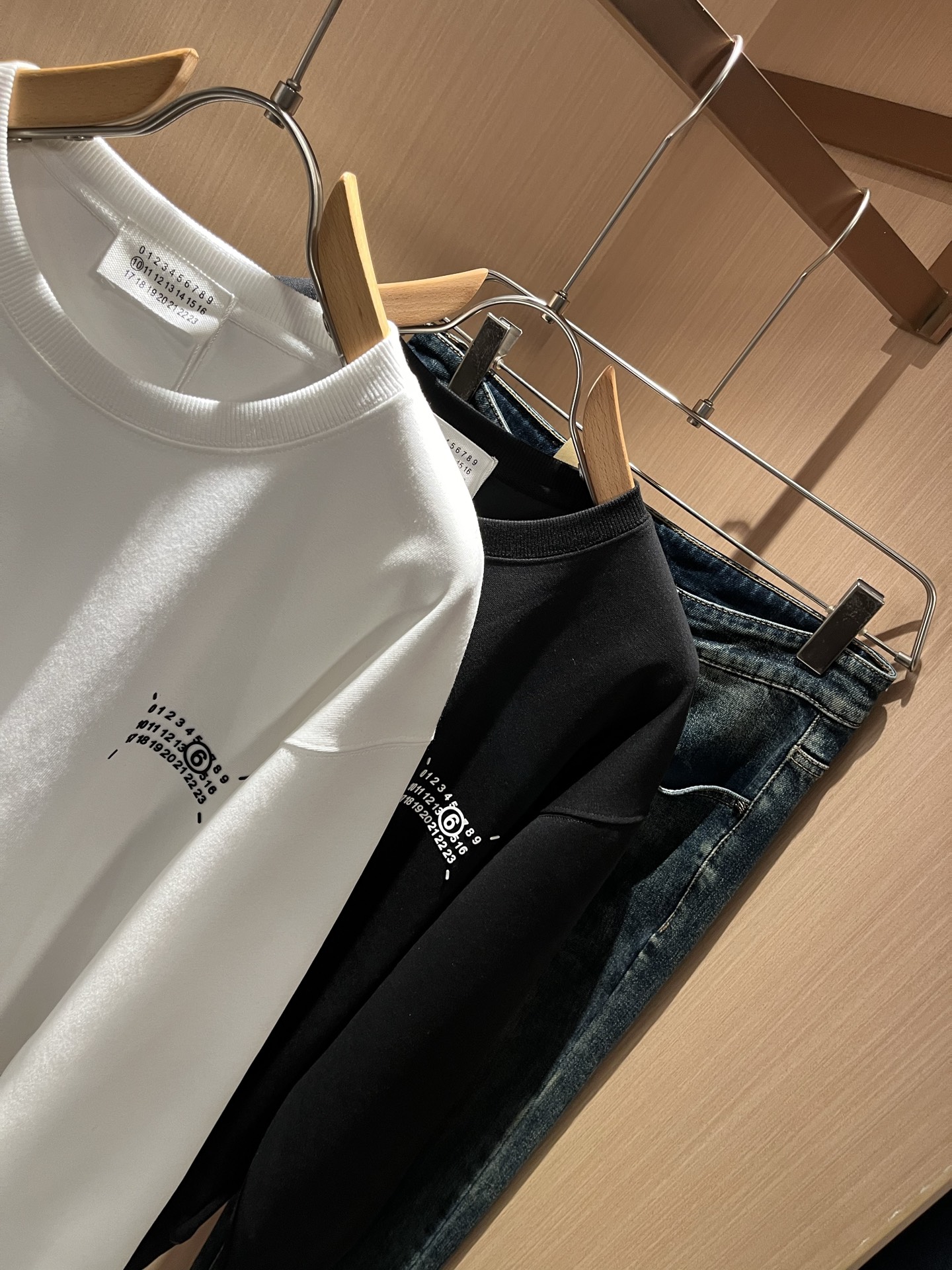 马吉拉 maison margiel 2025秋冬新款男女同款👫休闲卫衣，专柜同步发售！定制专属面料，胸