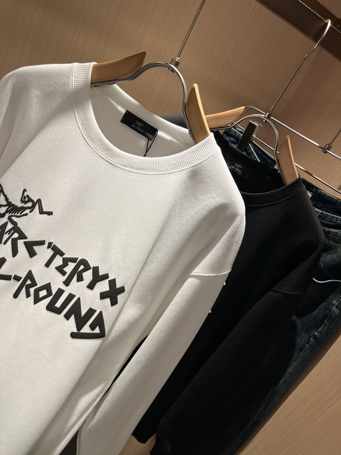 ARCTER*X始*祖鸟 2025秋冬新款男女同款👫休闲卫衣，户外品牌可能大家第一想到的就是加拿大鹅、始