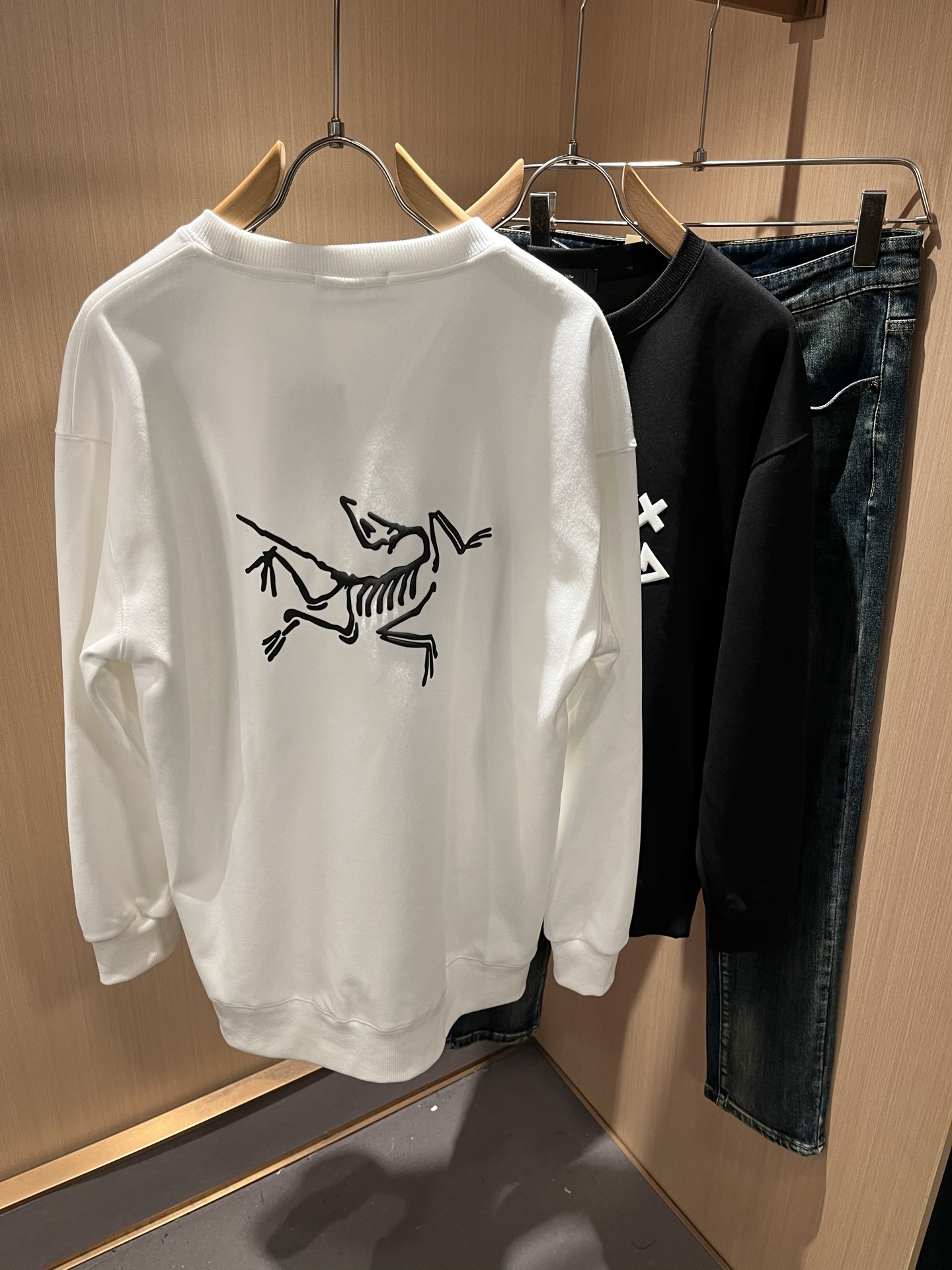 ARCTER*X始*祖鸟 2025秋冬新款男女同款👫休闲卫衣，户外品牌可能大家第一想到的就是加拿大鹅、始