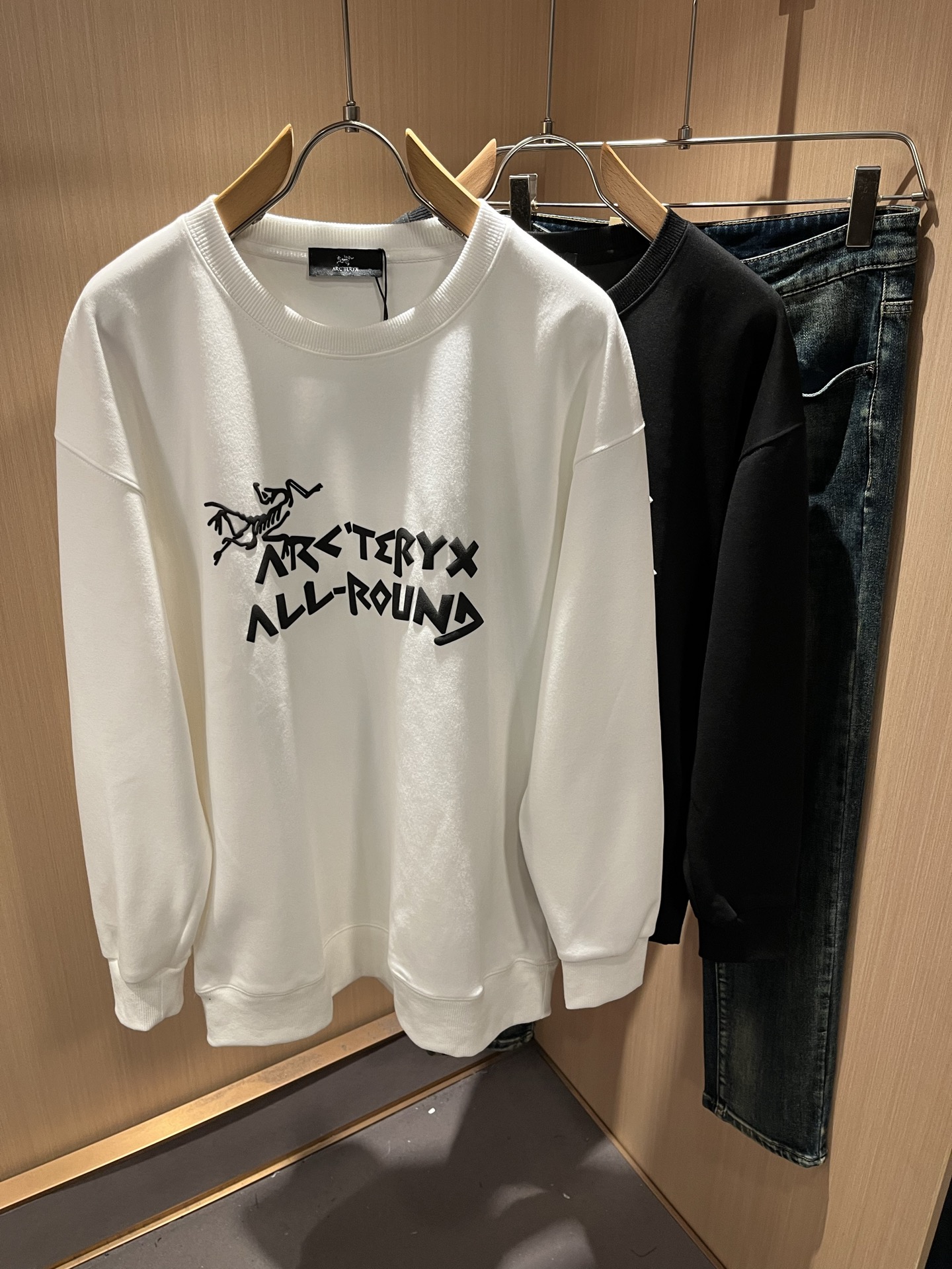 ARCTER*X始*祖鸟 2025秋冬新款男女同款👫休闲卫衣，户外品牌可能大家第一想到的就是加拿大鹅、始