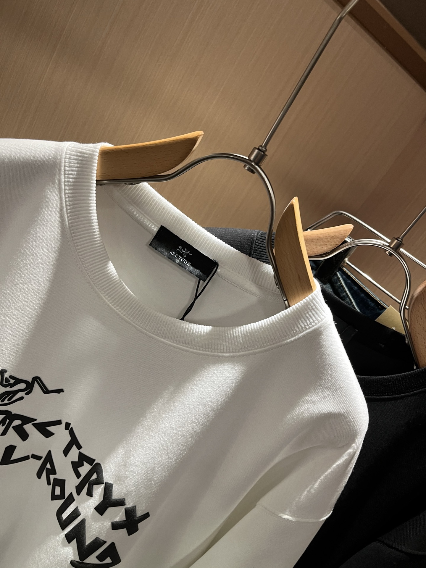 ARCTER*X始*祖鸟 2025秋冬新款男女同款👫休闲卫衣，户外品牌可能大家第一想到的就是加拿大鹅、始