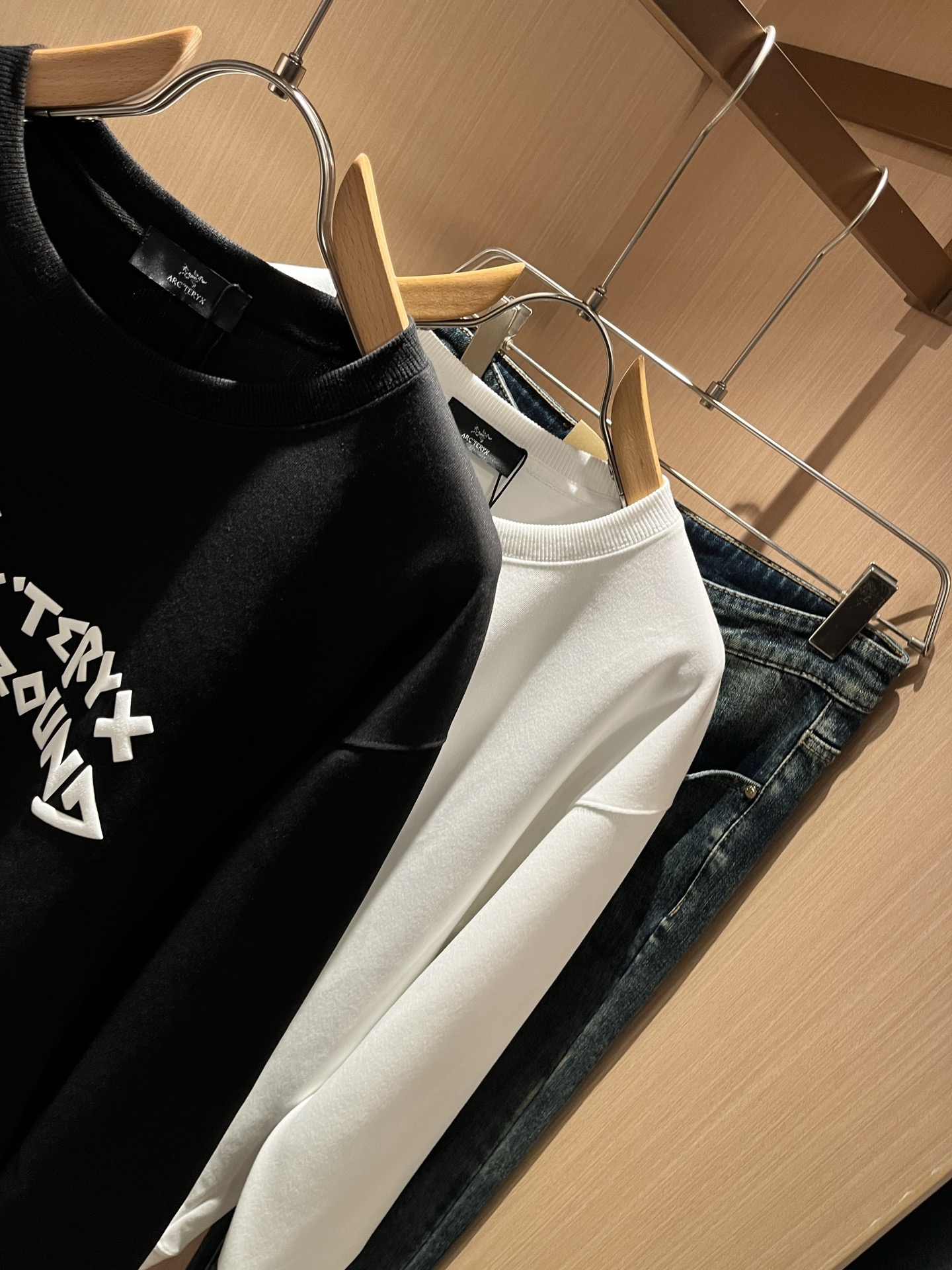 ARCTER*X始*祖鸟 2025秋冬新款男女同款👫休闲卫衣，户外品牌可能大家第一想到的就是加拿大鹅、始