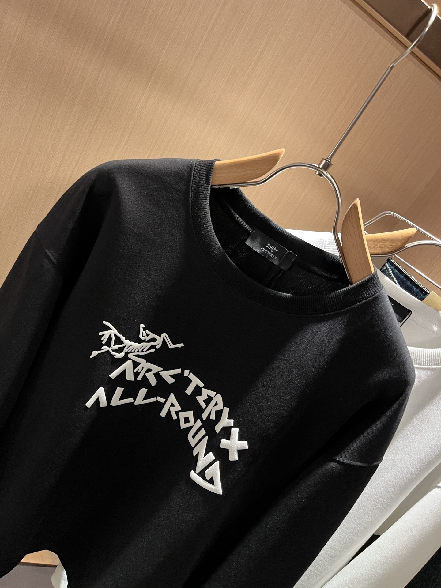 ARCTER*X始*祖鸟 2025秋冬新款男女同款👫休闲卫衣，户外品牌可能大家第一想到的就是加拿大鹅、始