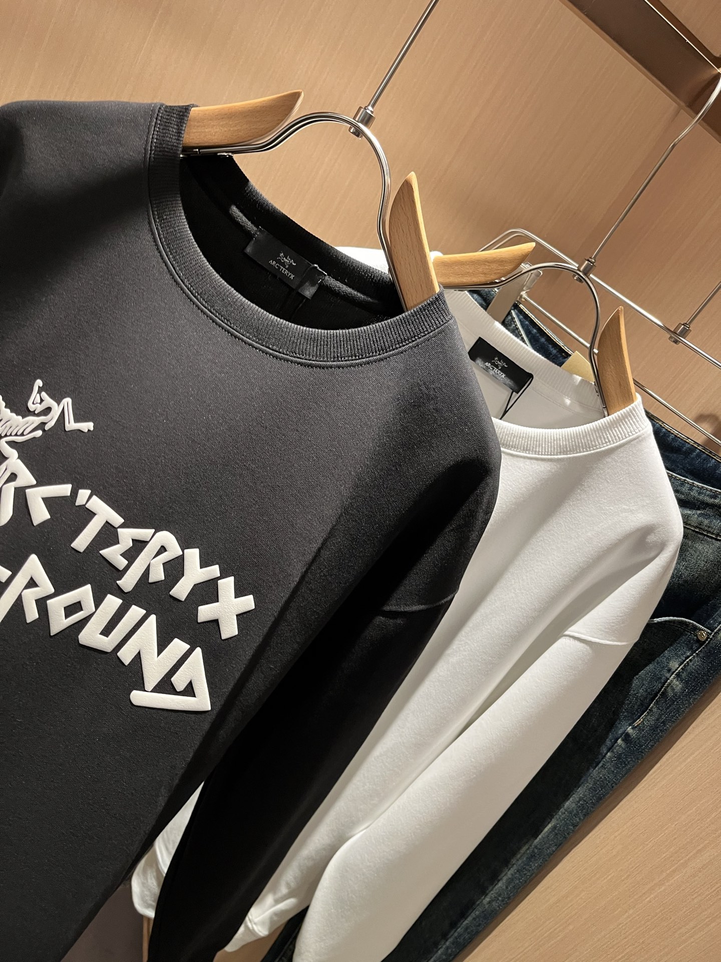 ARCTER*X始*祖鸟 2025秋冬新款男女同款👫休闲卫衣，户外品牌可能大家第一想到的就是加拿大鹅、始