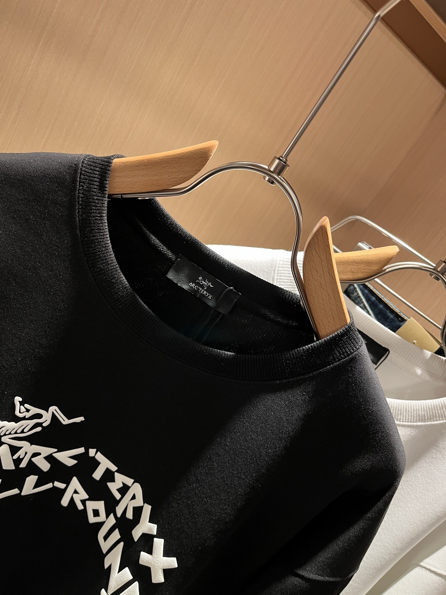 ARCTER*X始*祖鸟 2025秋冬新款男女同款👫休闲卫衣，户外品牌可能大家第一想到的就是加拿大鹅、始