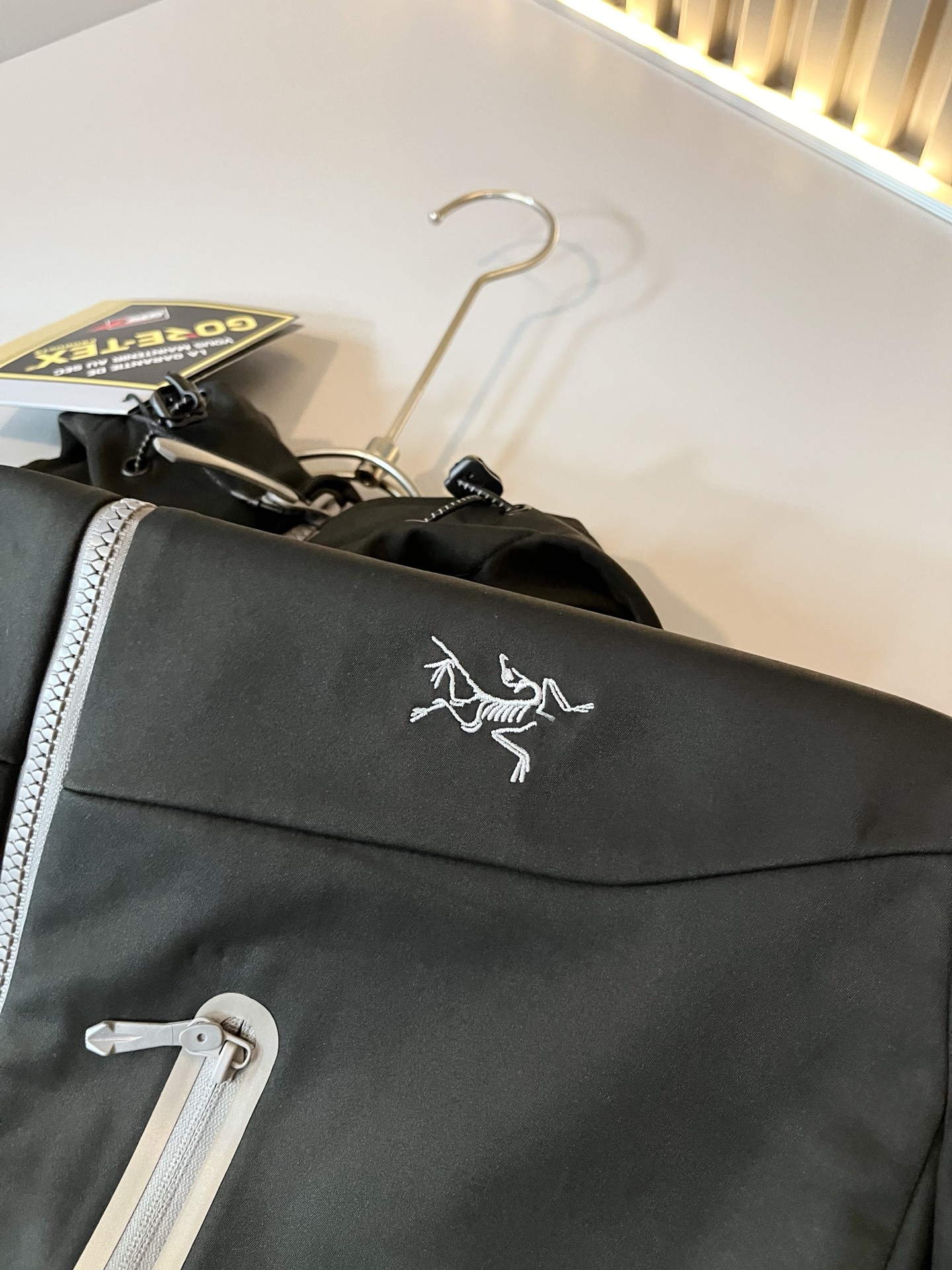 ARCTER*X始*祖鸟 2025秋冬新款男女同款👫夹克外套，户外品牌可能大家第一想到的就是加拿大鹅、始