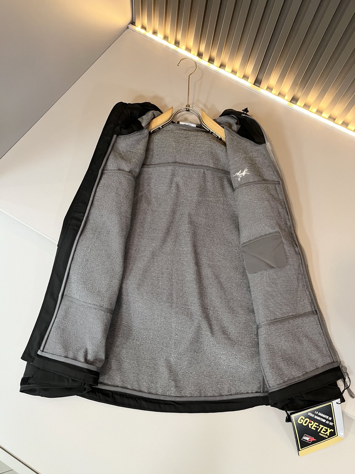 ARCTER*X始*祖鸟 2025秋冬新款男女同款👫夹克外套，户外品牌可能大家第一想到的就是加拿大鹅、始