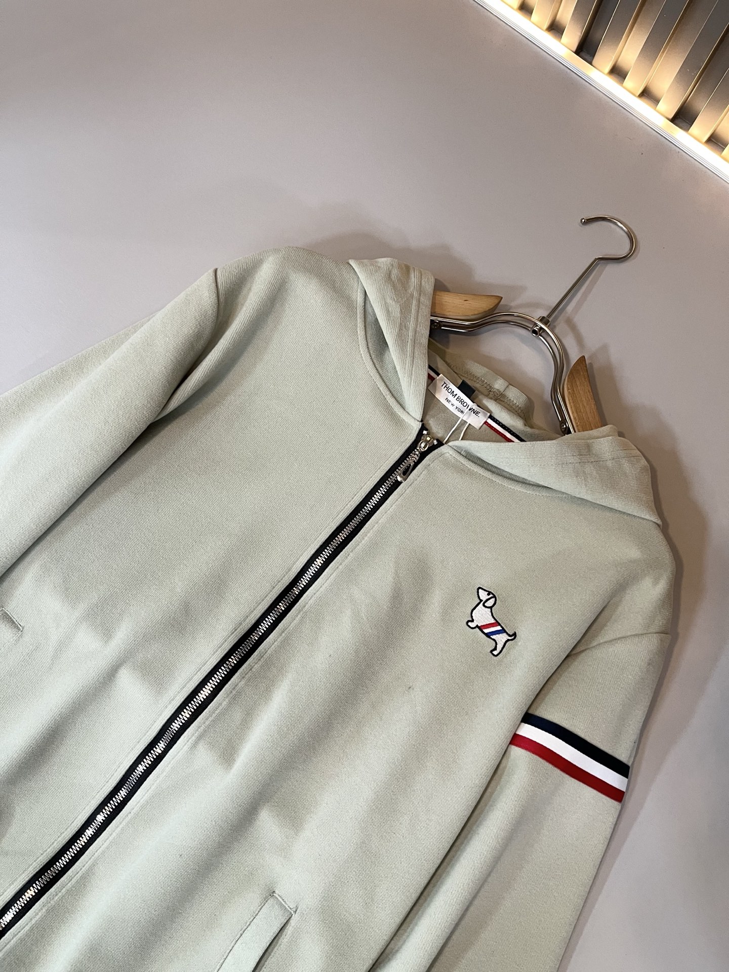 ThomBrow*e汤姆*朗 ~2025秋冬新品男女同款👫连帽卫衣！官网同步有售，休闲经典，独特设计魅力