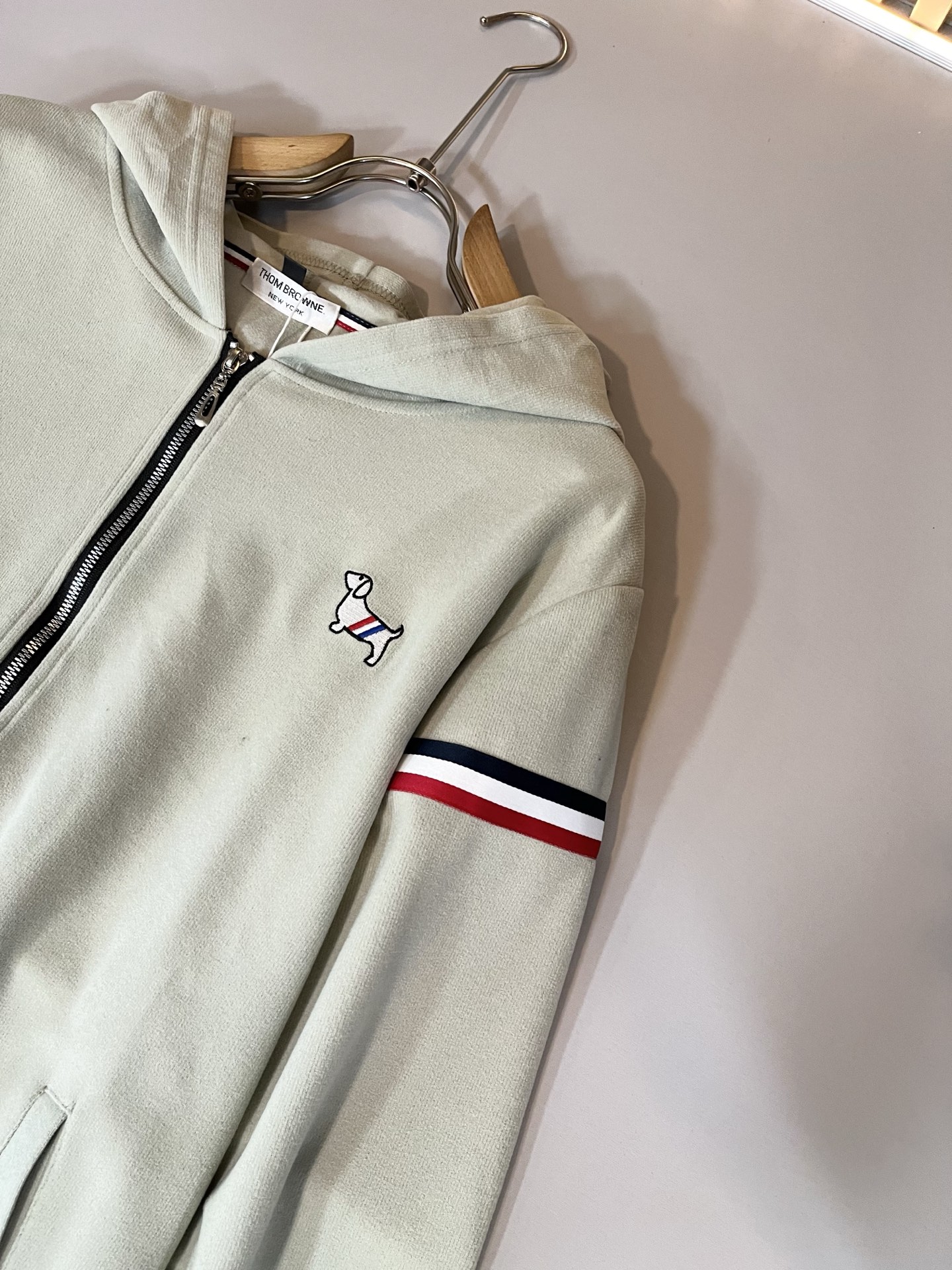 ThomBrow*e汤姆*朗 ~2025秋冬新品男女同款👫连帽卫衣！官网同步有售，休闲经典，独特设计魅力