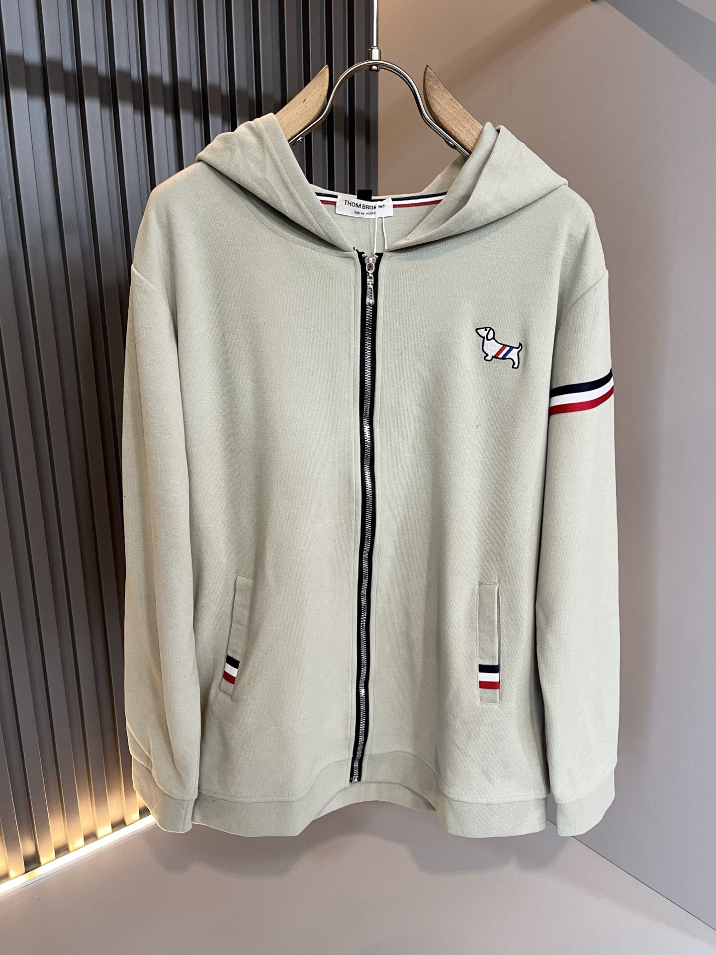ThomBrow*e汤姆*朗 ~2025秋冬新品男女同款👫连帽卫衣！官网同步有售，休闲经典，独特设计魅力