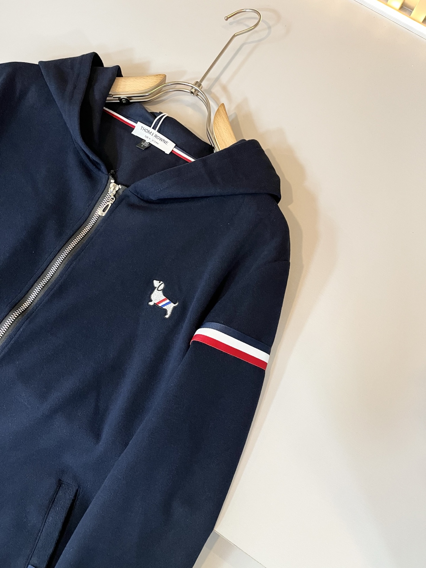 ThomBrow*e汤姆*朗 ~2025秋冬新品男女同款👫连帽卫衣！官网同步有售，休闲经典，独特设计魅力