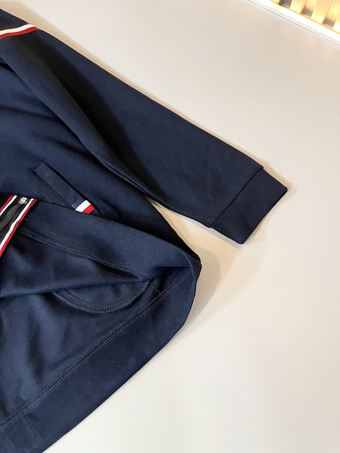 ThomBrow*e汤姆*朗 ~2025秋冬新品男女同款👫连帽卫衣！官网同步有售，休闲经典，独特设计魅力