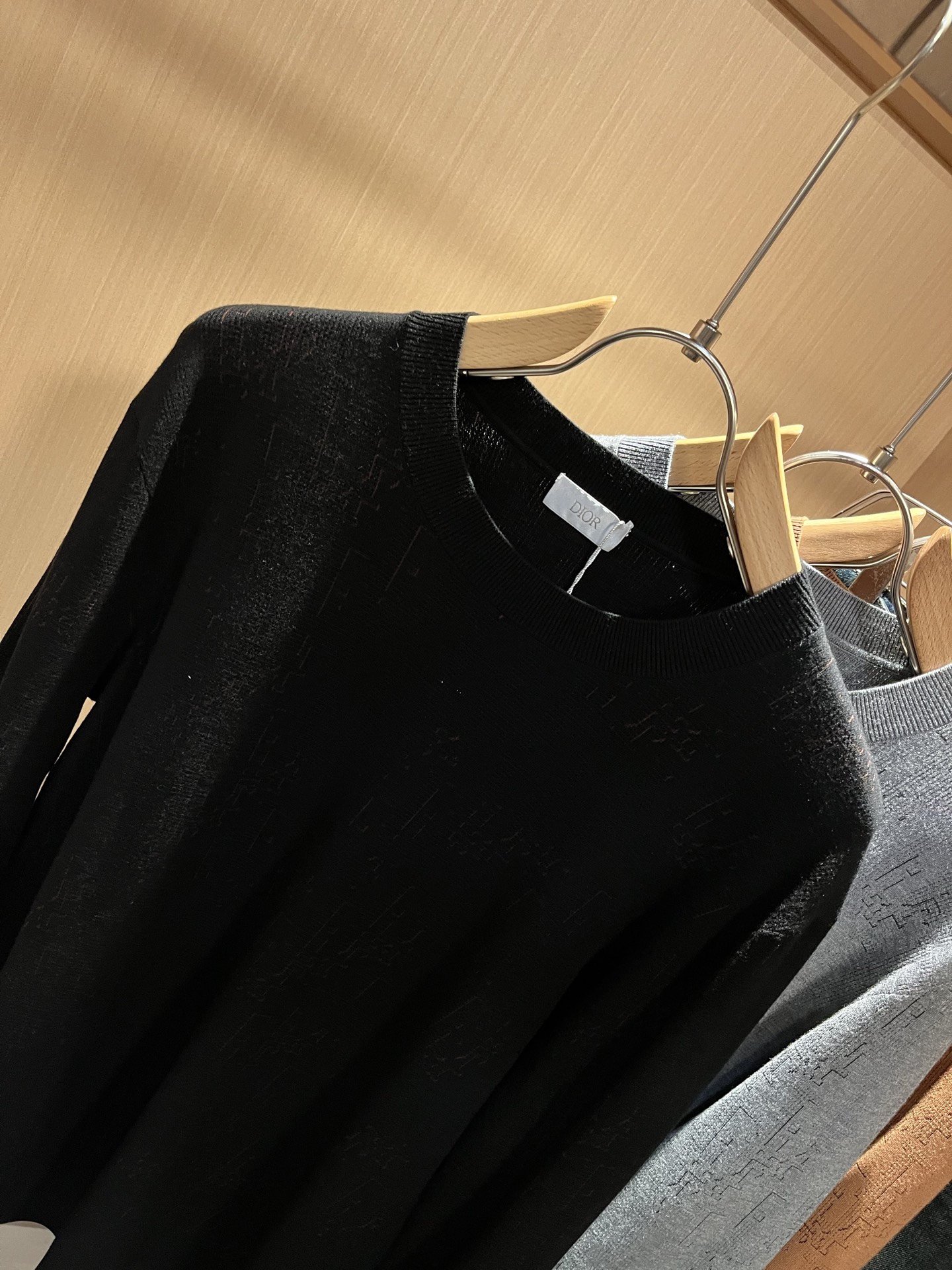Dior*迪家 2025秋冬新款男女同款👫针织羊毛衫，专柜同步发售！定制专属羊毛🐑面料，从容百搭，档次极