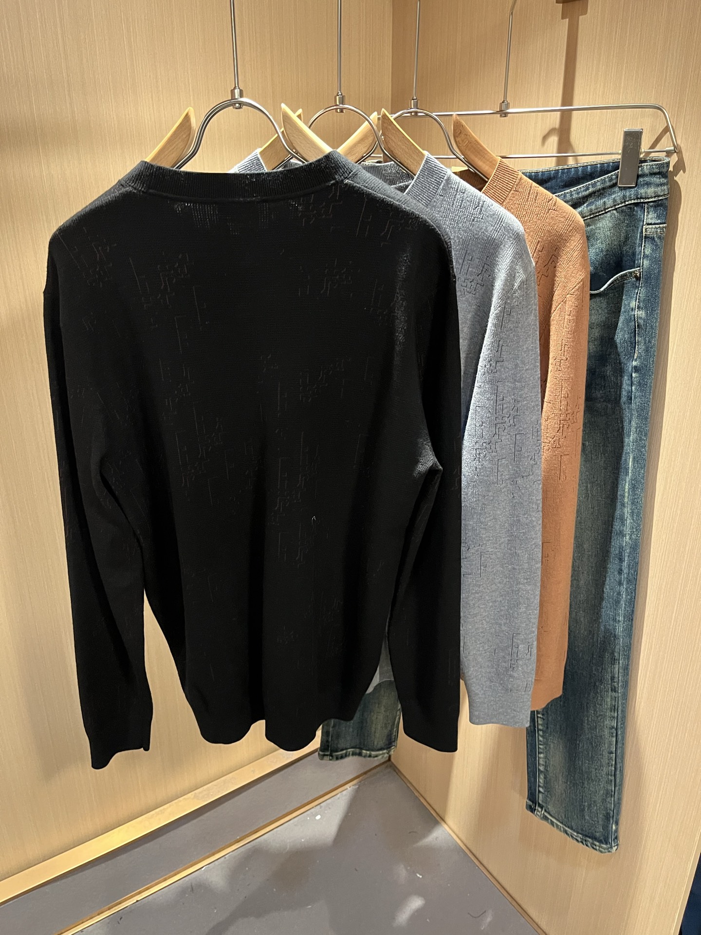 Dior*迪家 2025秋冬新款男女同款👫针织羊毛衫，专柜同步发售！定制专属羊毛🐑面料，从容百搭，档次极