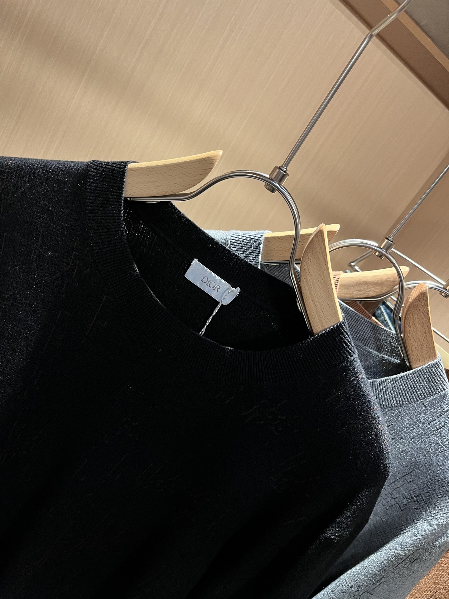 Dior*迪家 2025秋冬新款男女同款👫针织羊毛衫，专柜同步发售！定制专属羊毛🐑面料，从容百搭，档次极