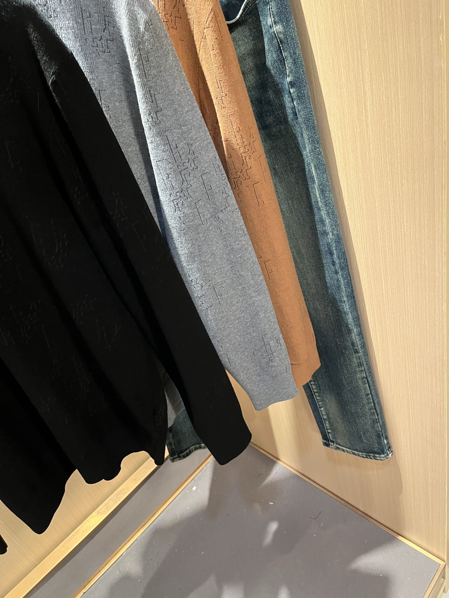 Dior*迪家 2025秋冬新款男女同款👫针织羊毛衫，专柜同步发售！定制专属羊毛🐑面料，从容百搭，档次极